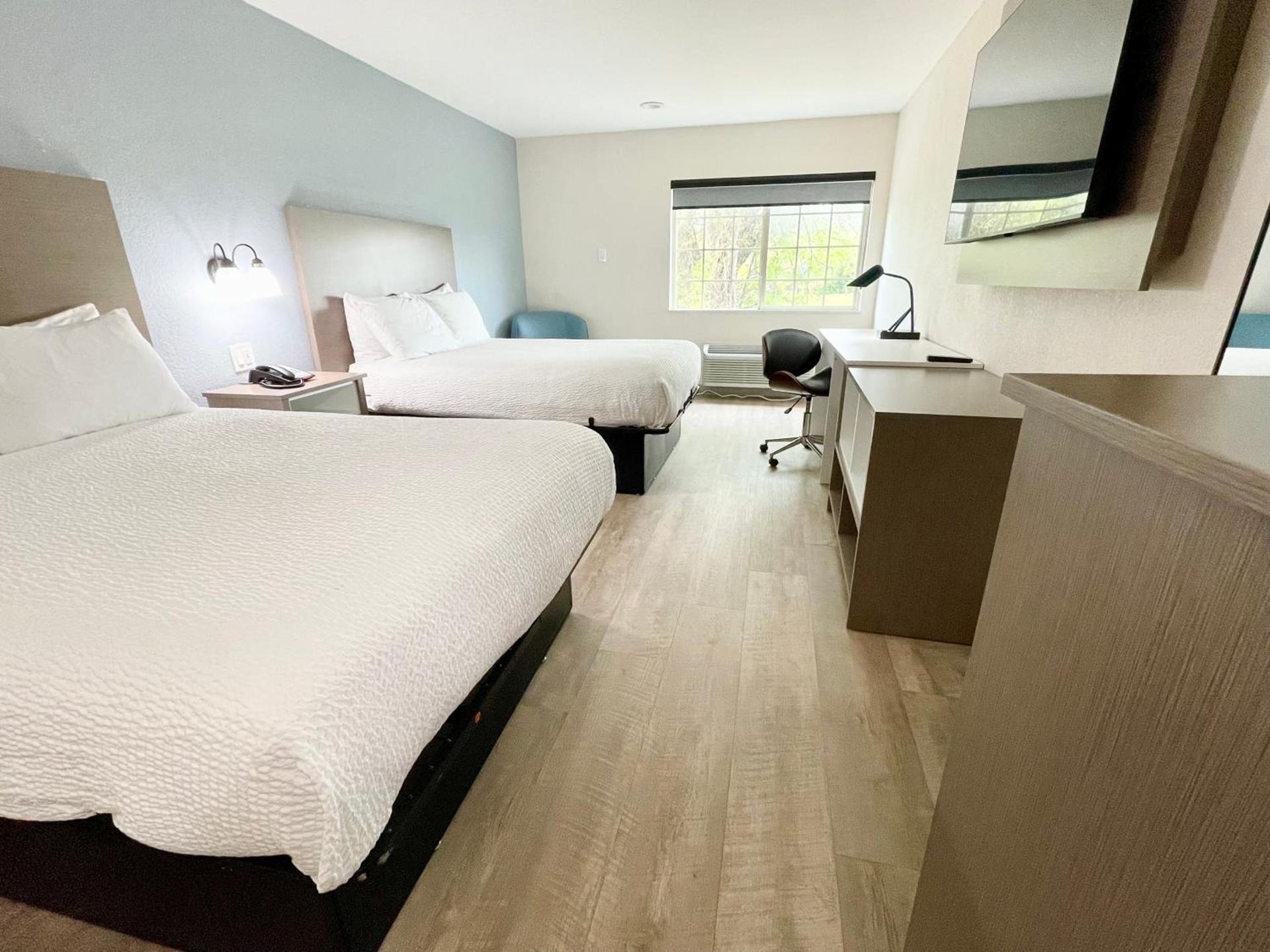 Days Inn by Wyndham Arlington photo 9