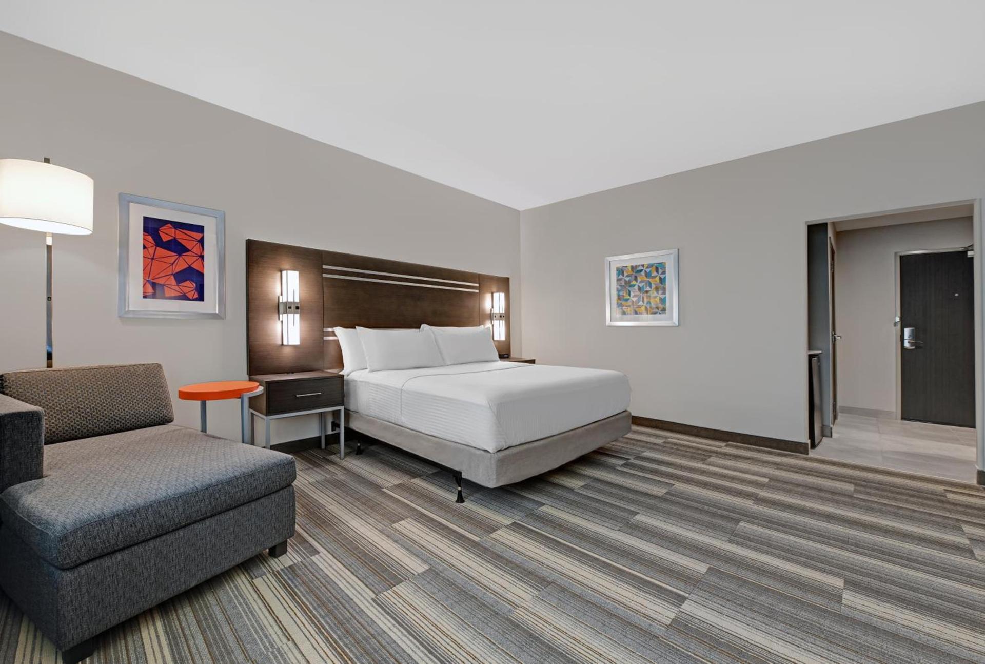 Holiday Inn Express & Suites Memorial – CityCentre by IHG photo 3