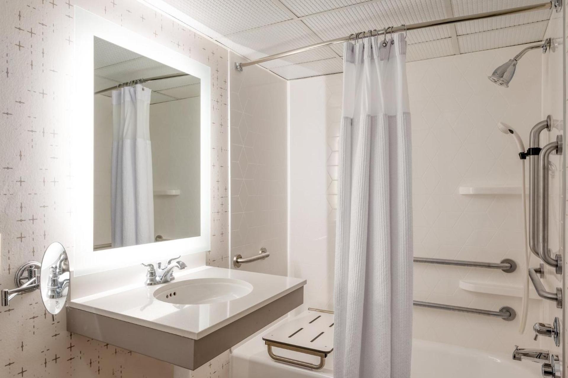 Crowne Plaza Indianapolis-Airport by IHG photo 7