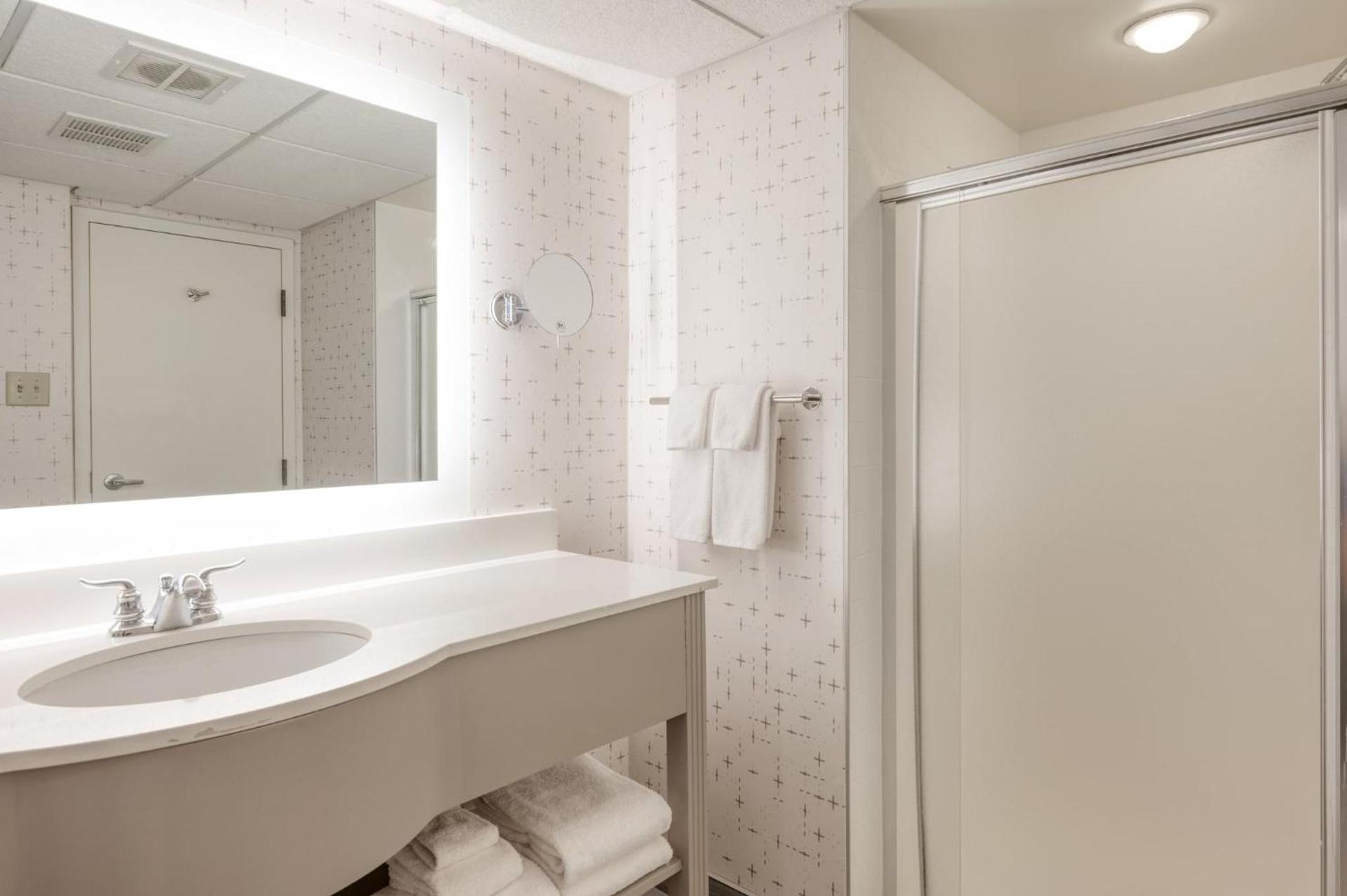 Crowne Plaza Indianapolis-Airport by IHG photo 9