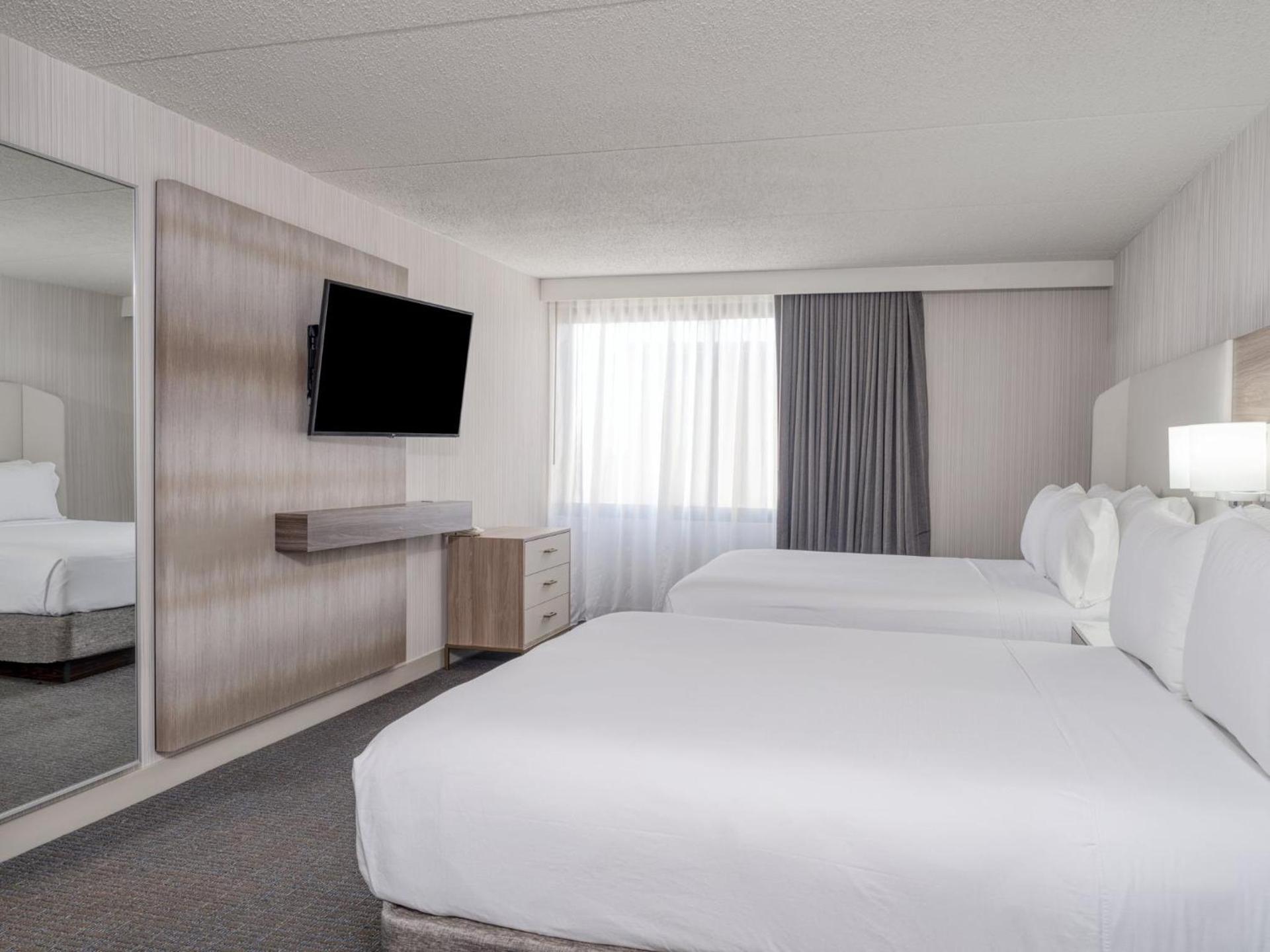 Crowne Plaza Indianapolis-Airport by IHG photo 20