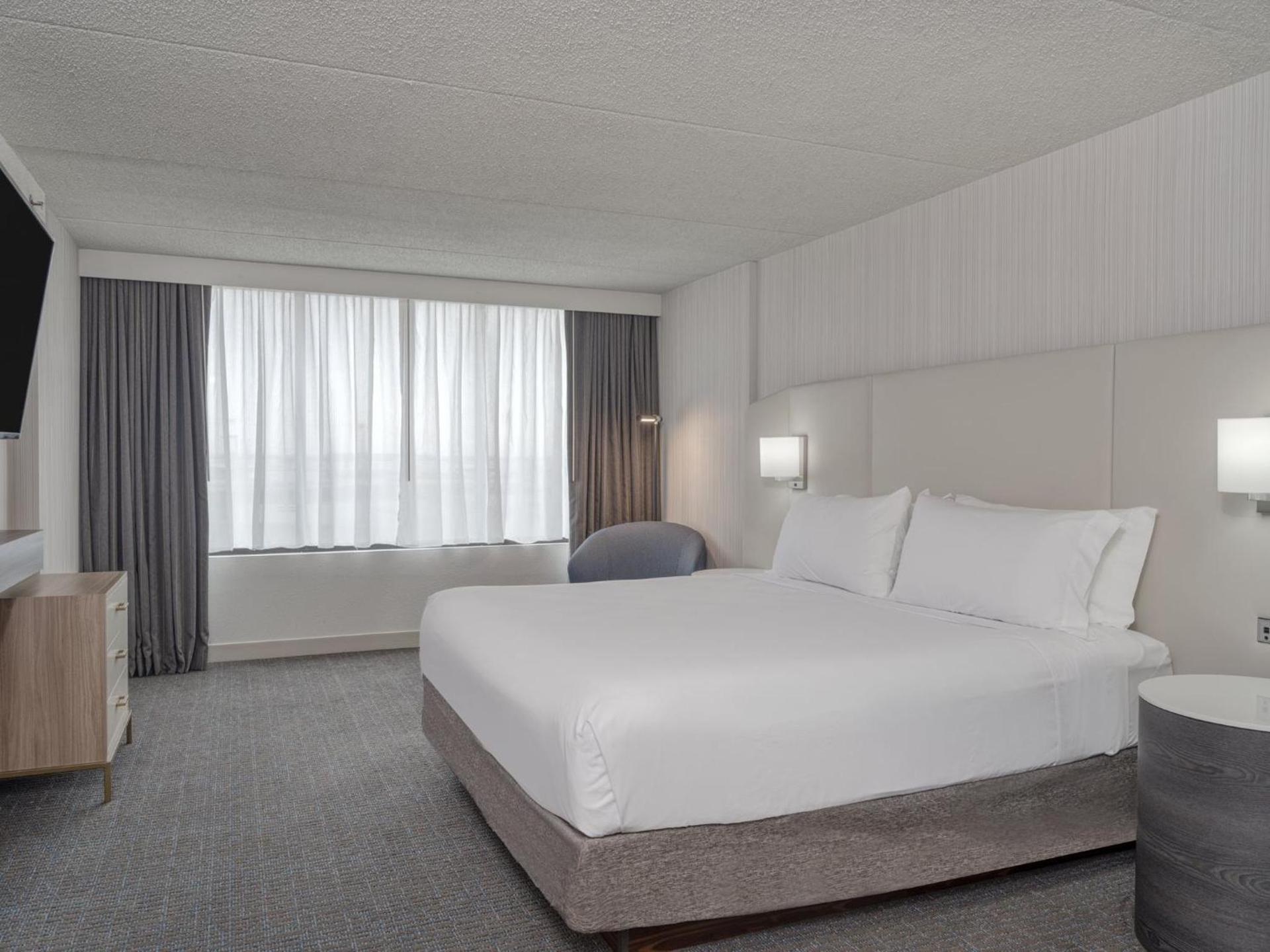Crowne Plaza Indianapolis-Airport by IHG photo 11