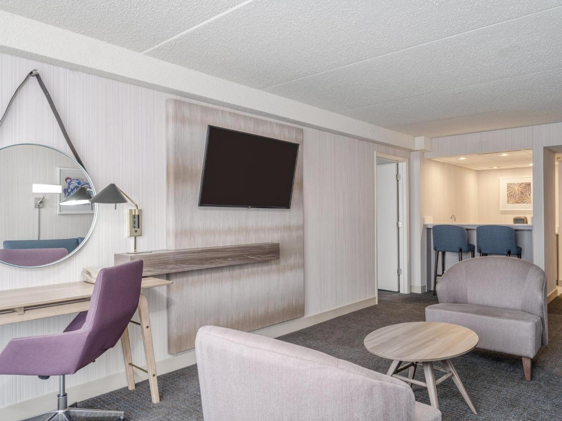 Crowne Plaza Indianapolis-Airport by IHG photo 61