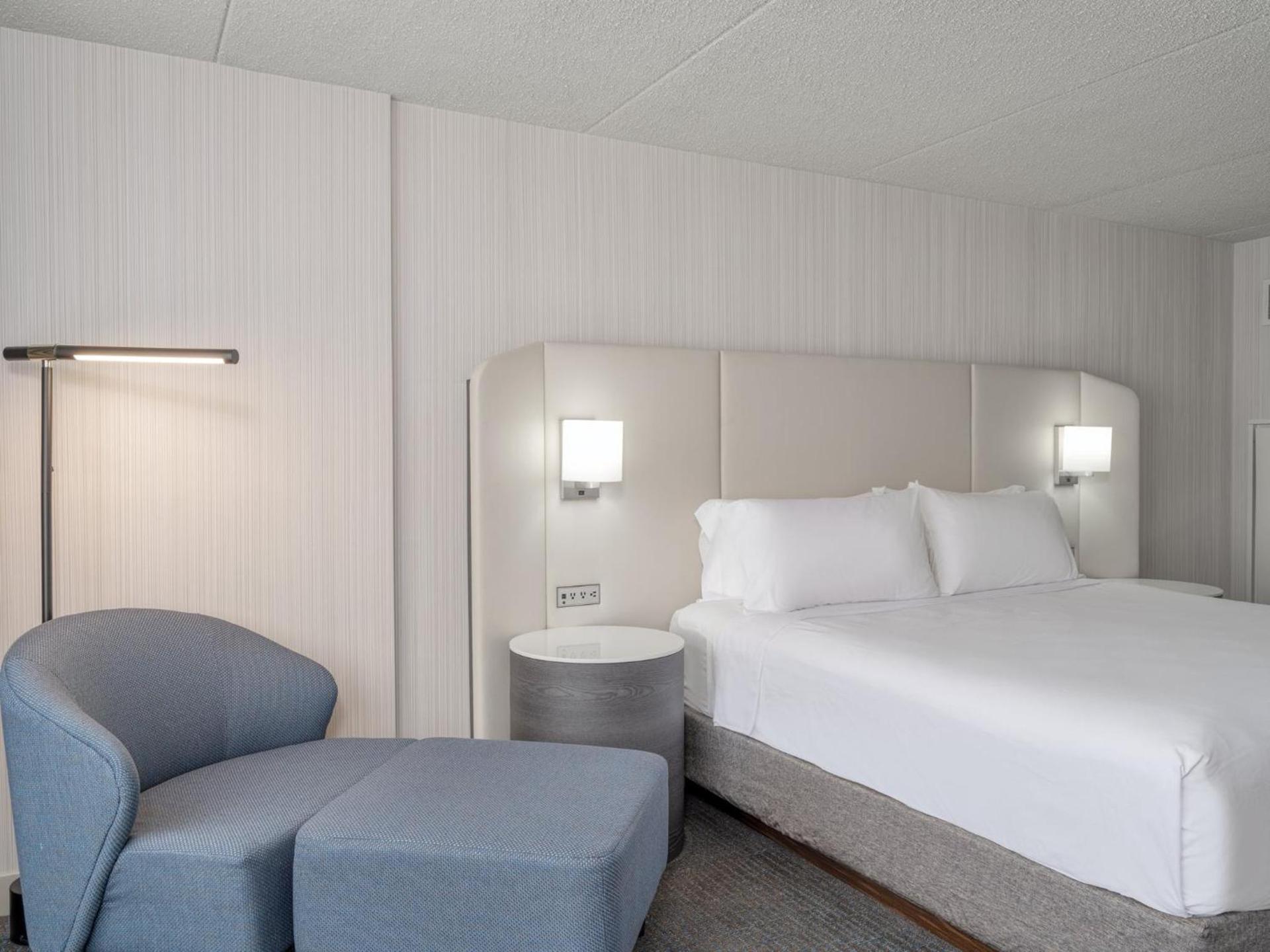 Crowne Plaza Indianapolis-Airport by IHG photo 68