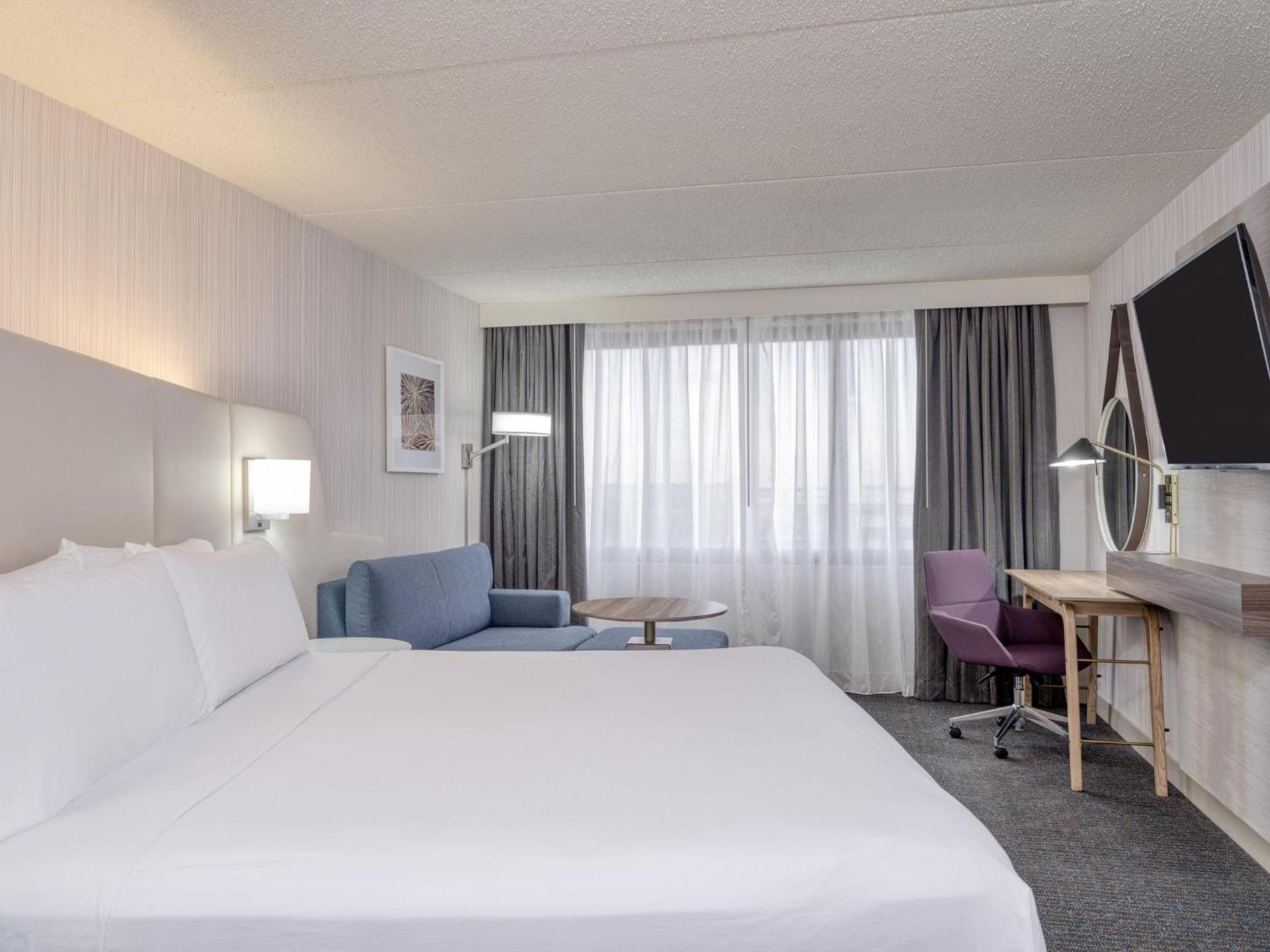 Crowne Plaza Indianapolis-Airport by IHG photo 13