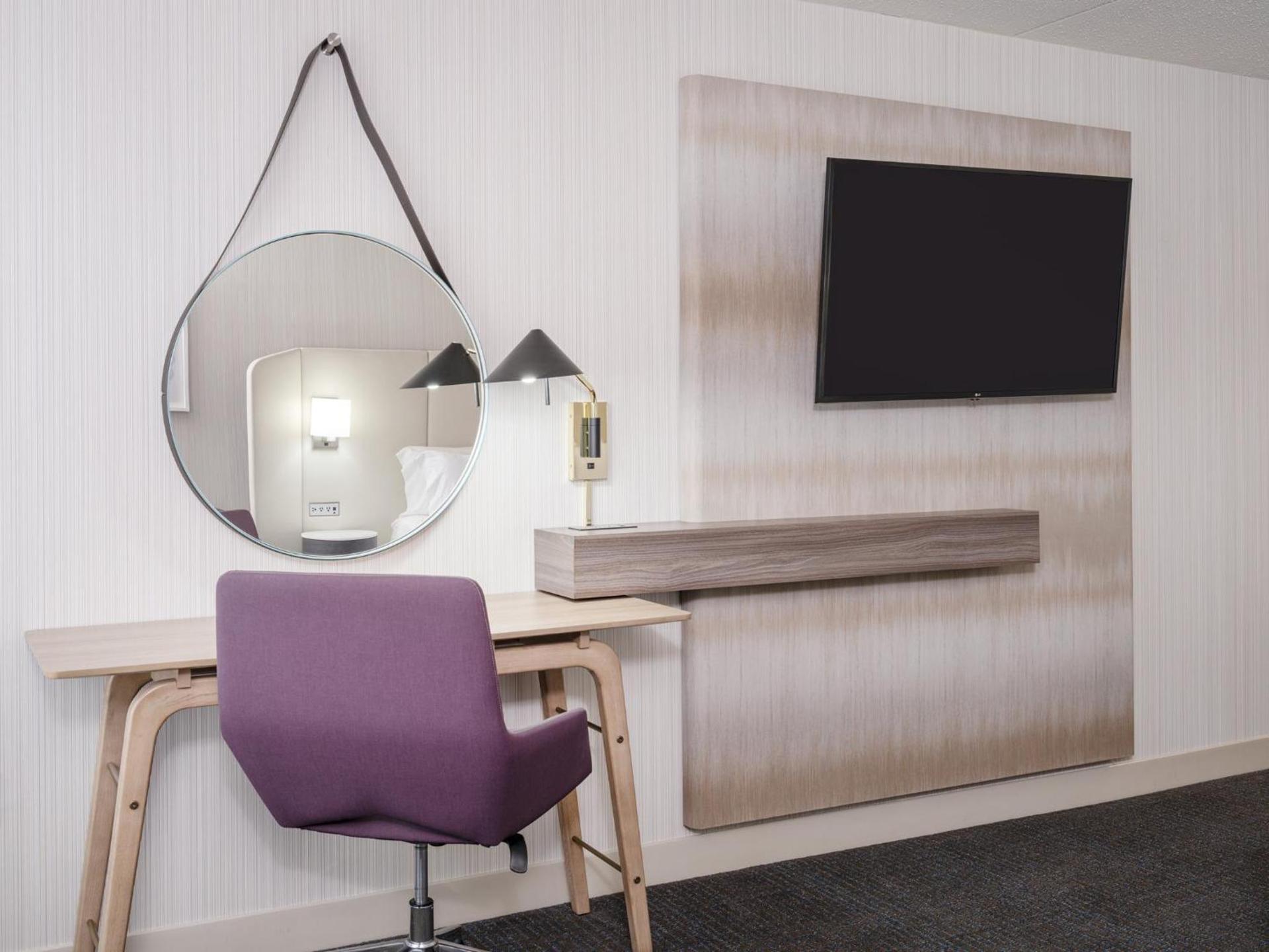 Crowne Plaza Indianapolis-Airport by IHG photo 57