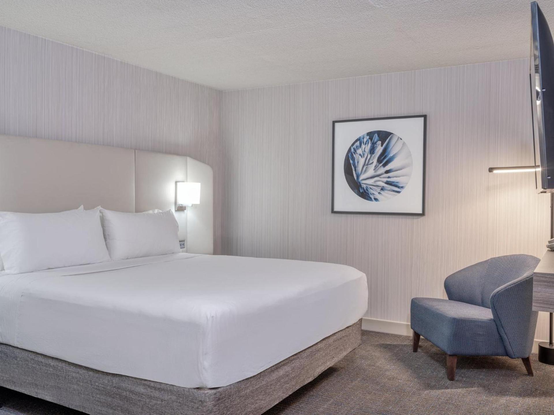 Crowne Plaza Indianapolis-Airport by IHG photo 14