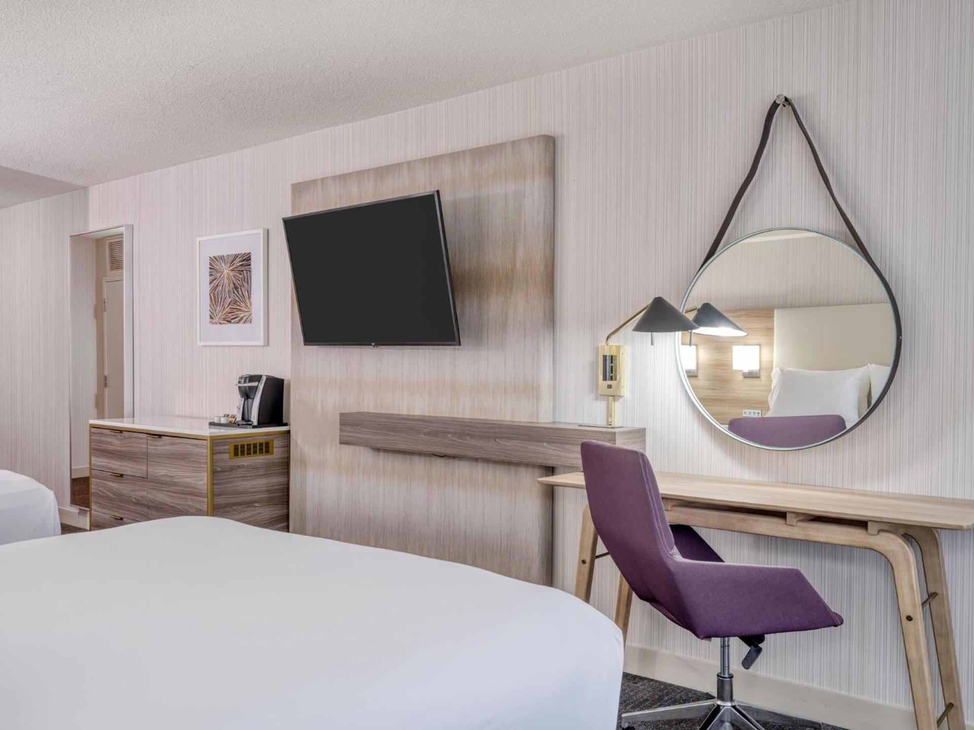 Crowne Plaza Indianapolis-Airport by IHG photo 15