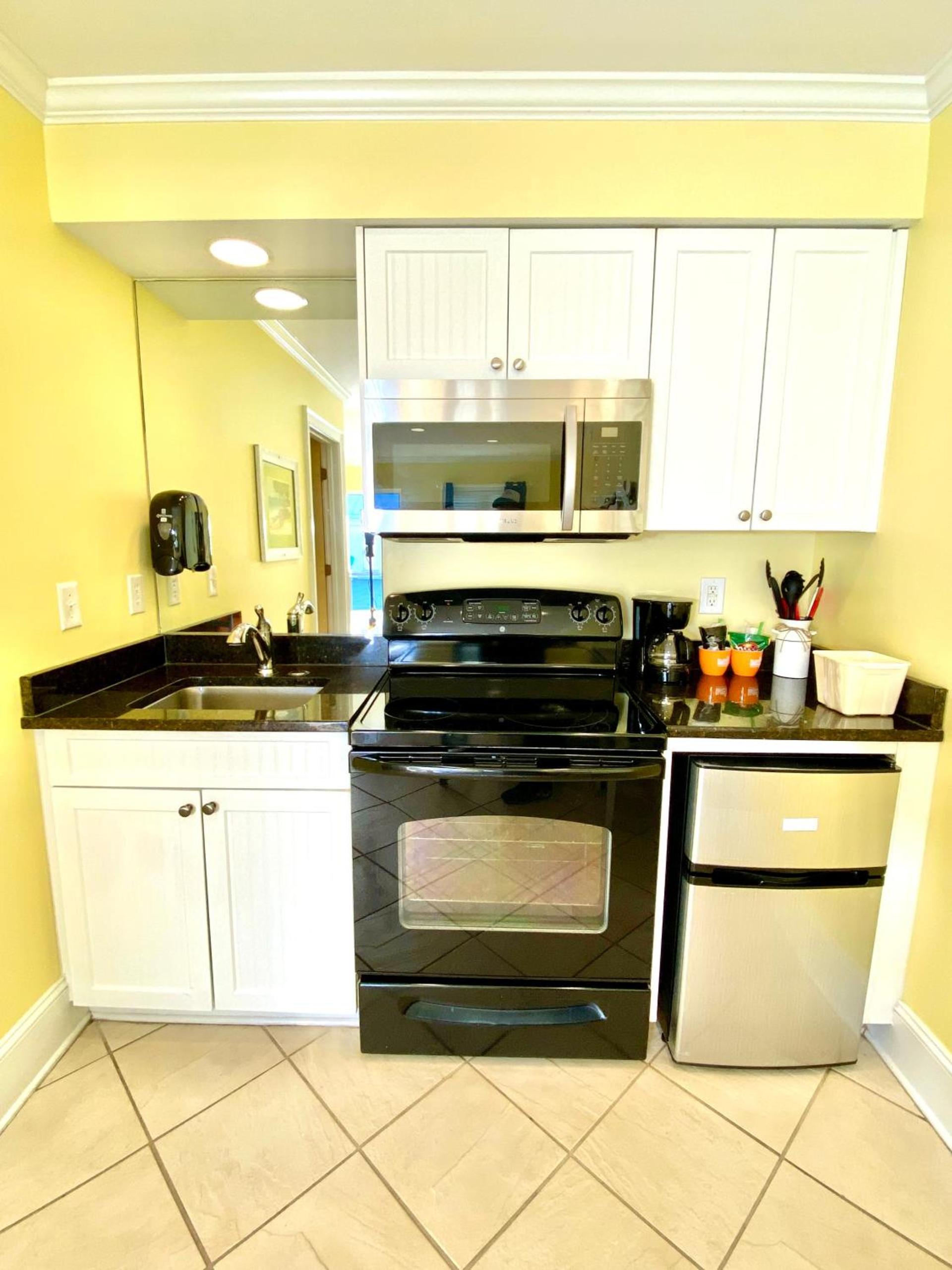 Island Inn of Atlantic Beach photo 9