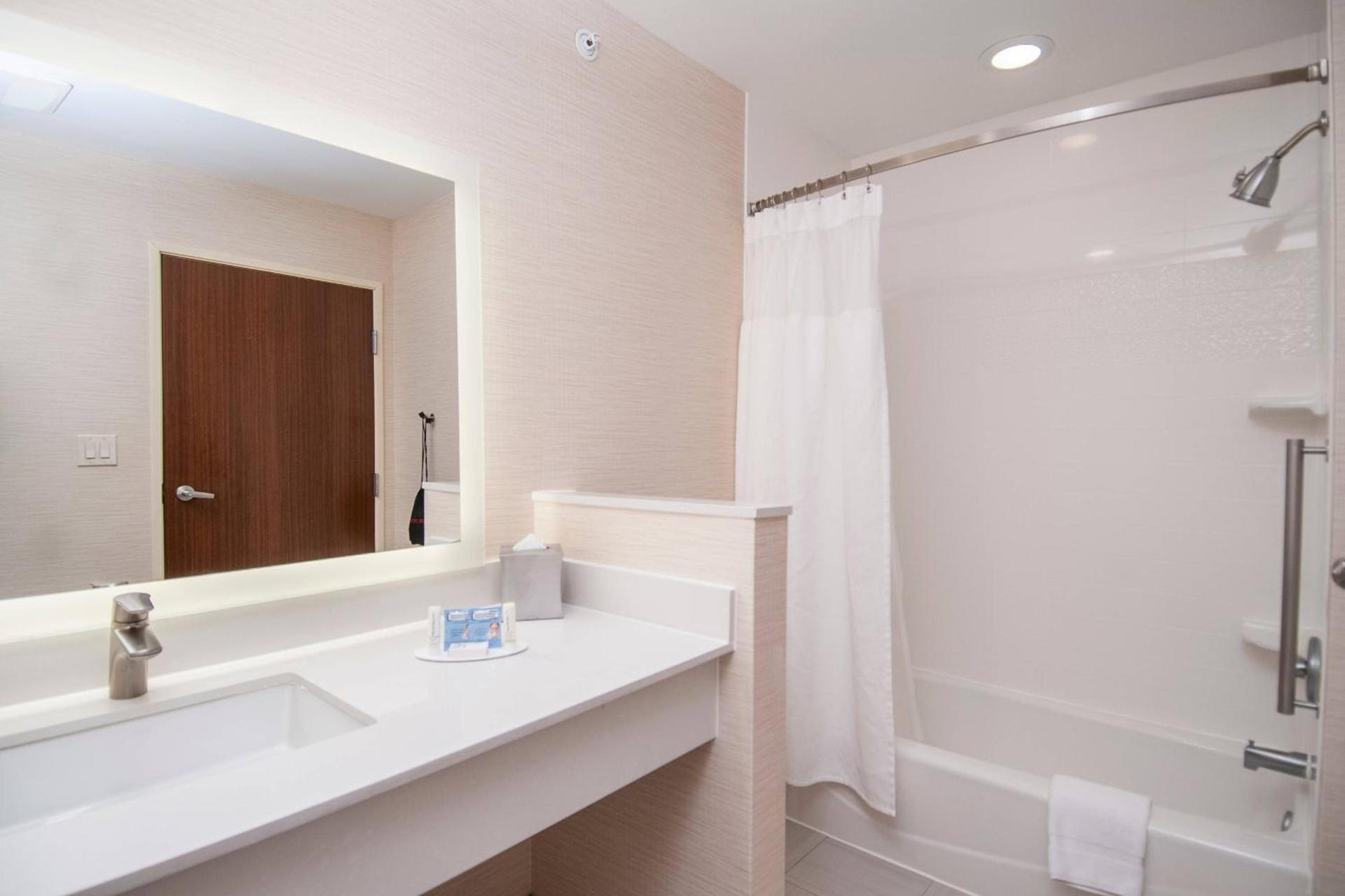 Fairfield Inn & Suites by Marriott Dallas Plano North photo 17
