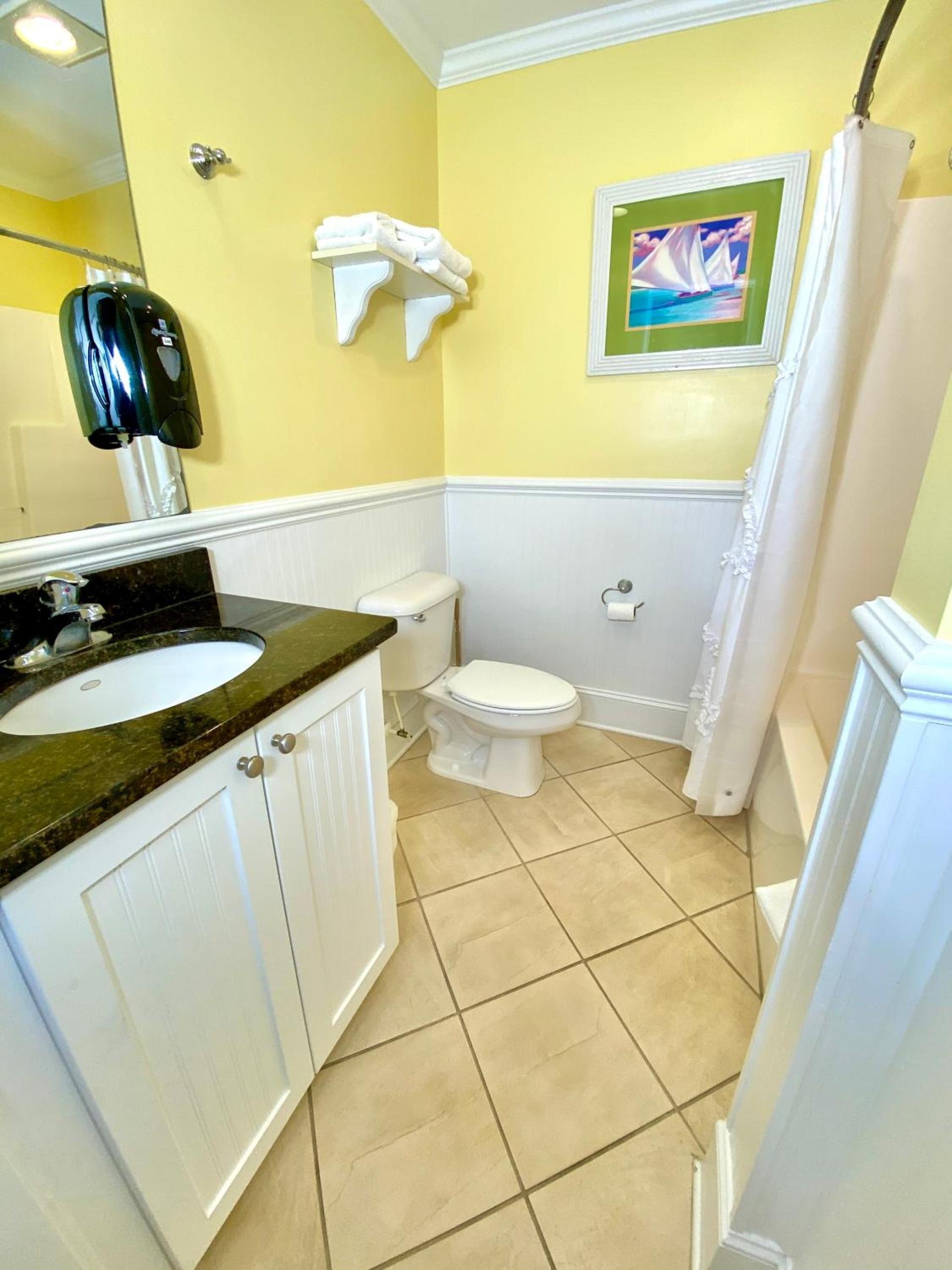 Island Inn of Atlantic Beach photo 35