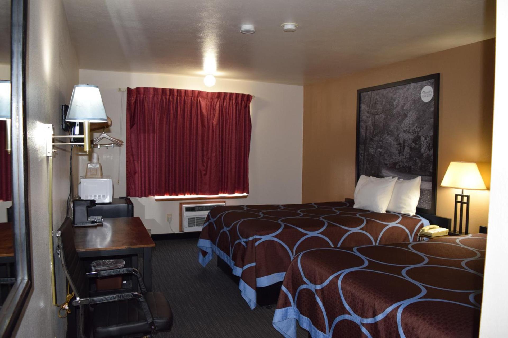 AmeriVu Inn and Suites Shawano WI photo 45