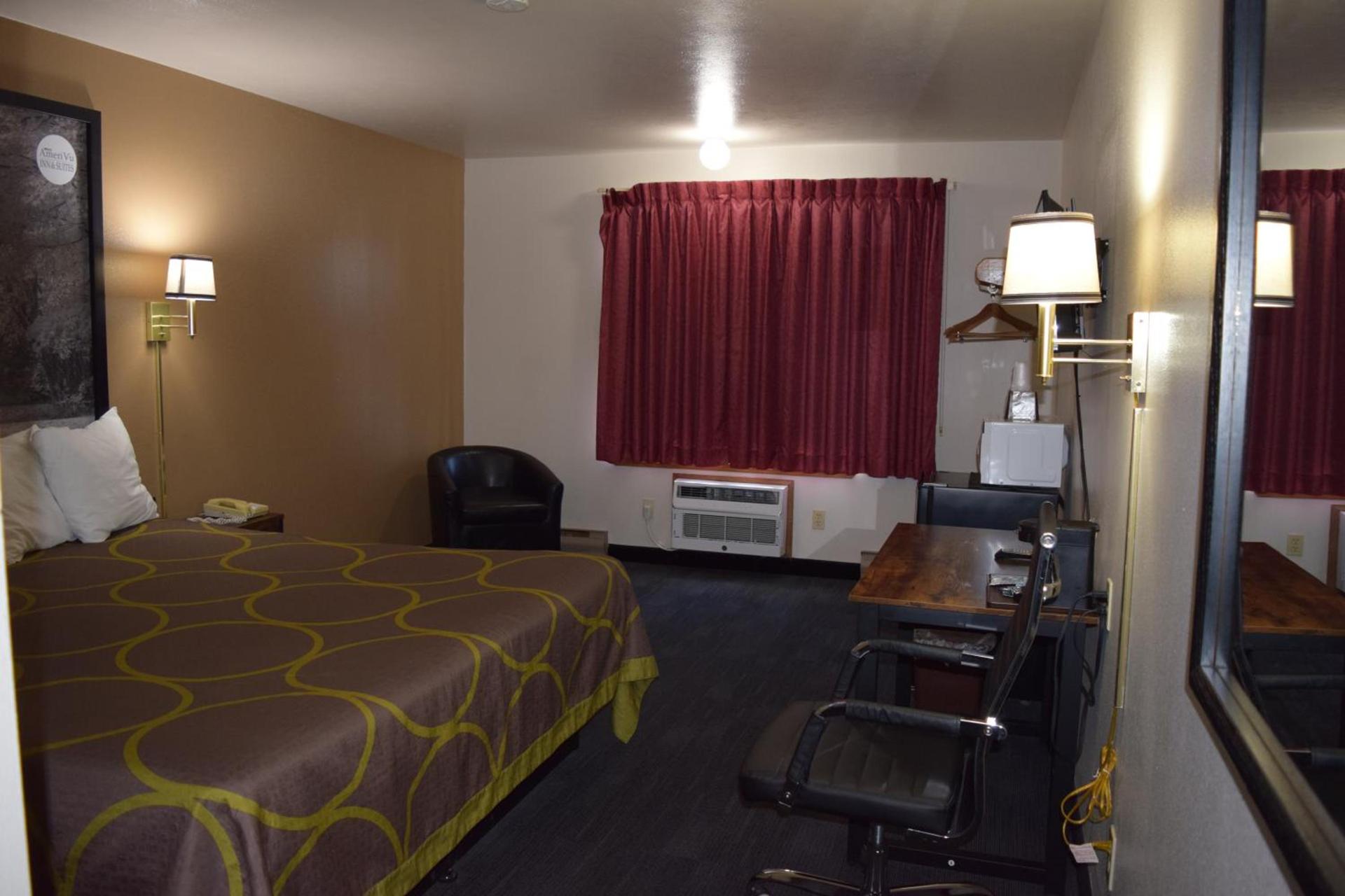 AmeriVu Inn and Suites Shawano WI photo 40
