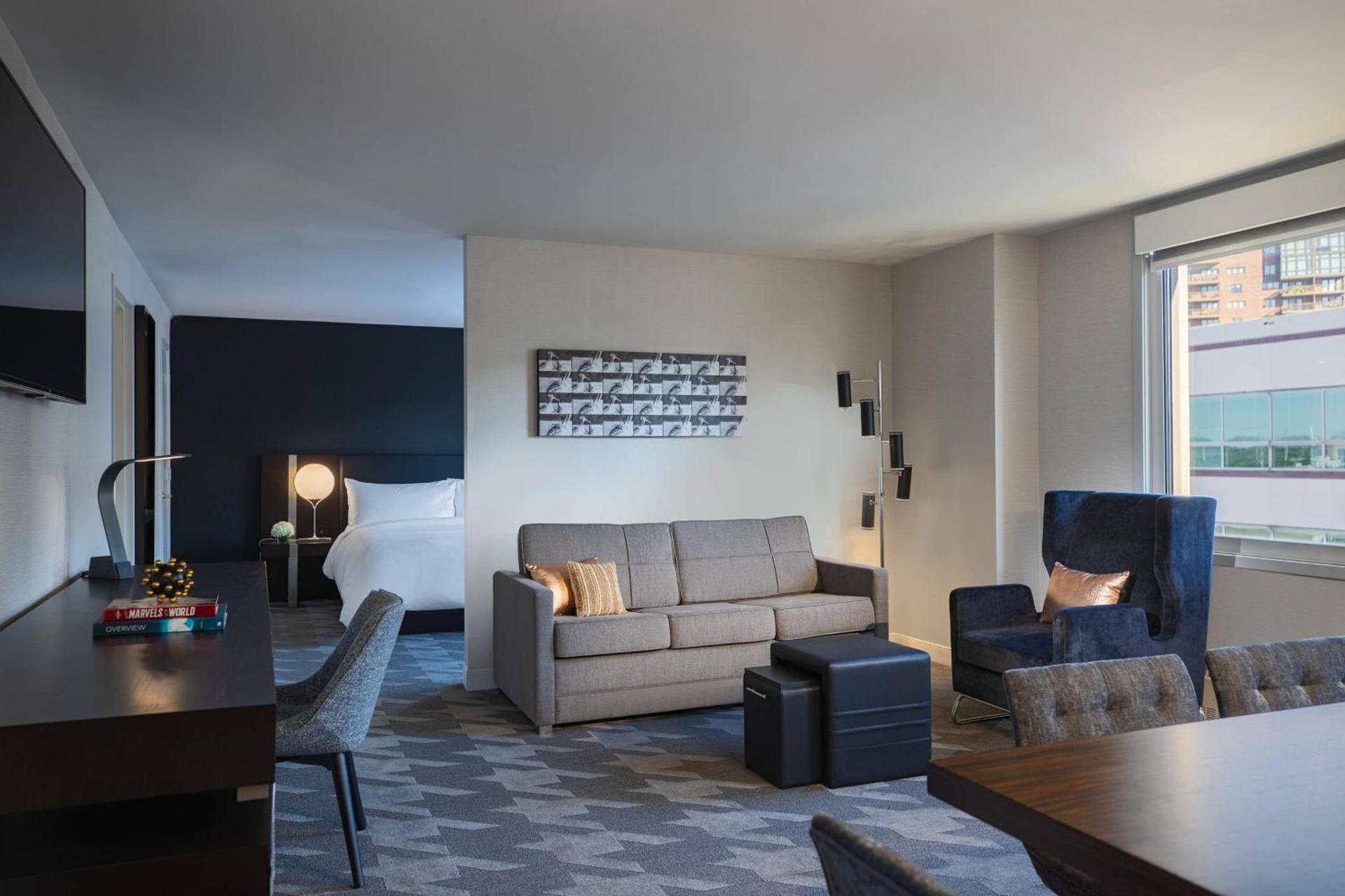 Renaissance Des Moines Savery Hotel photo 26