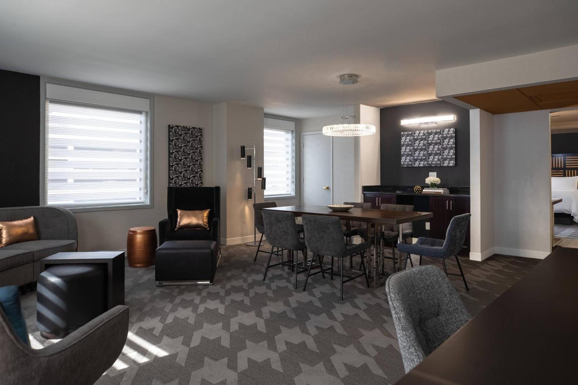 Renaissance Des Moines Savery Hotel photo 27