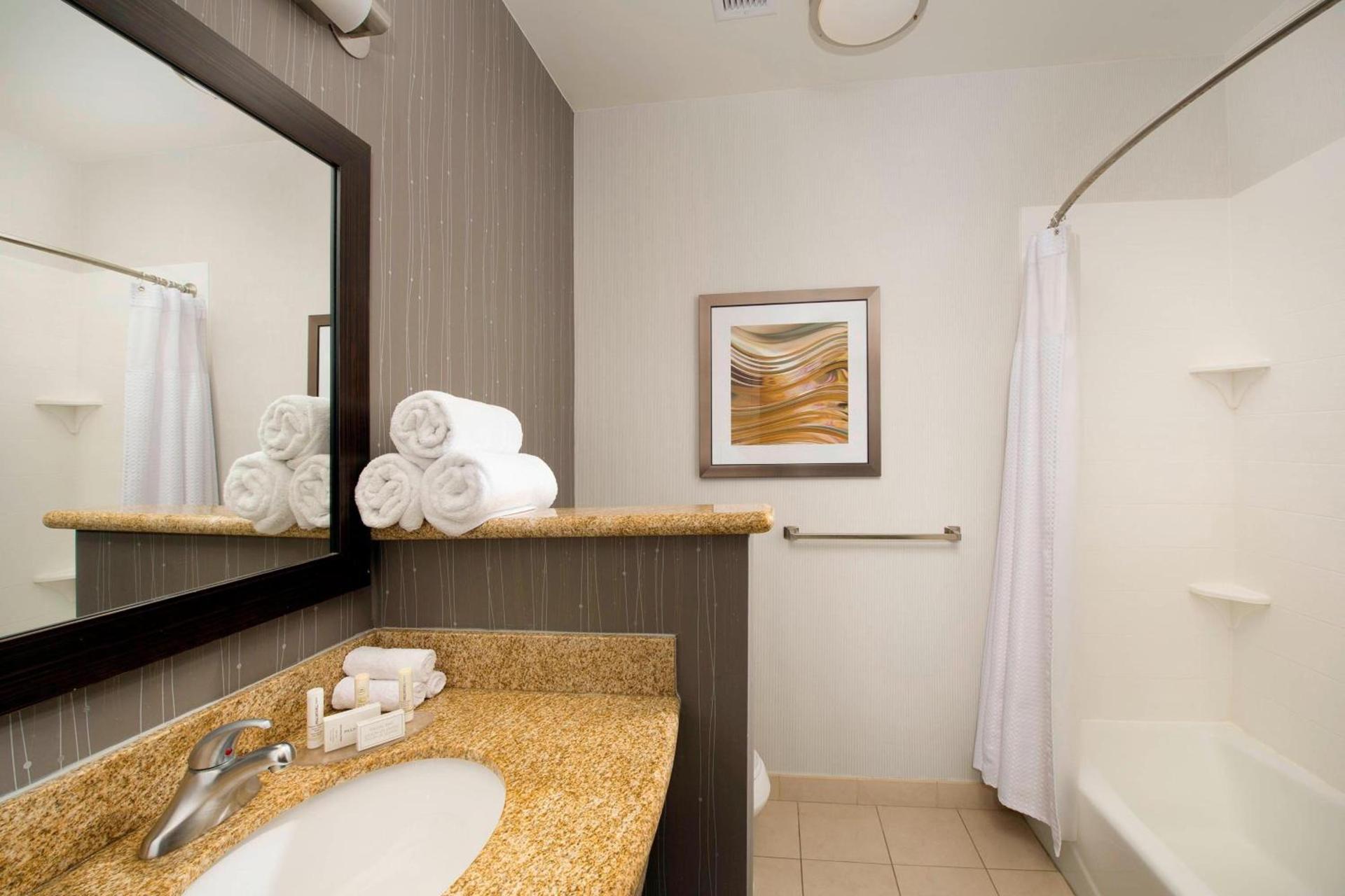 Courtyard by Marriott Wichita Falls photo 9