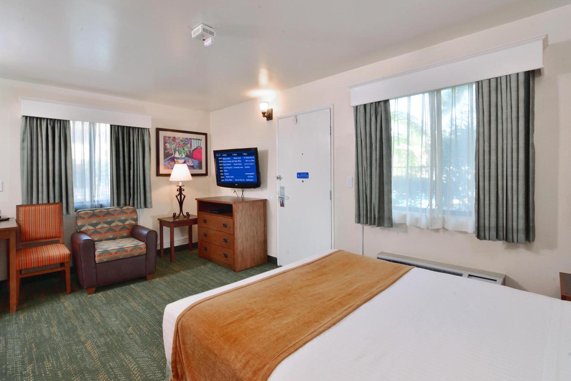 Lamplighter Inn & Suites at SDSU photo 24