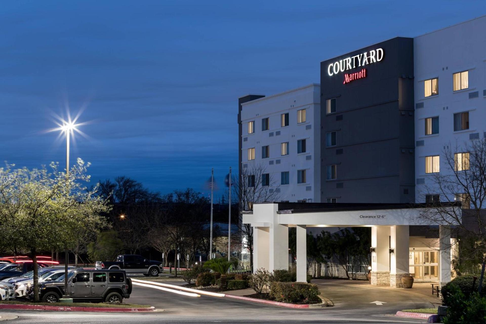 Courtyard by Marriott Austin Parmer Tech Ridge photo 1