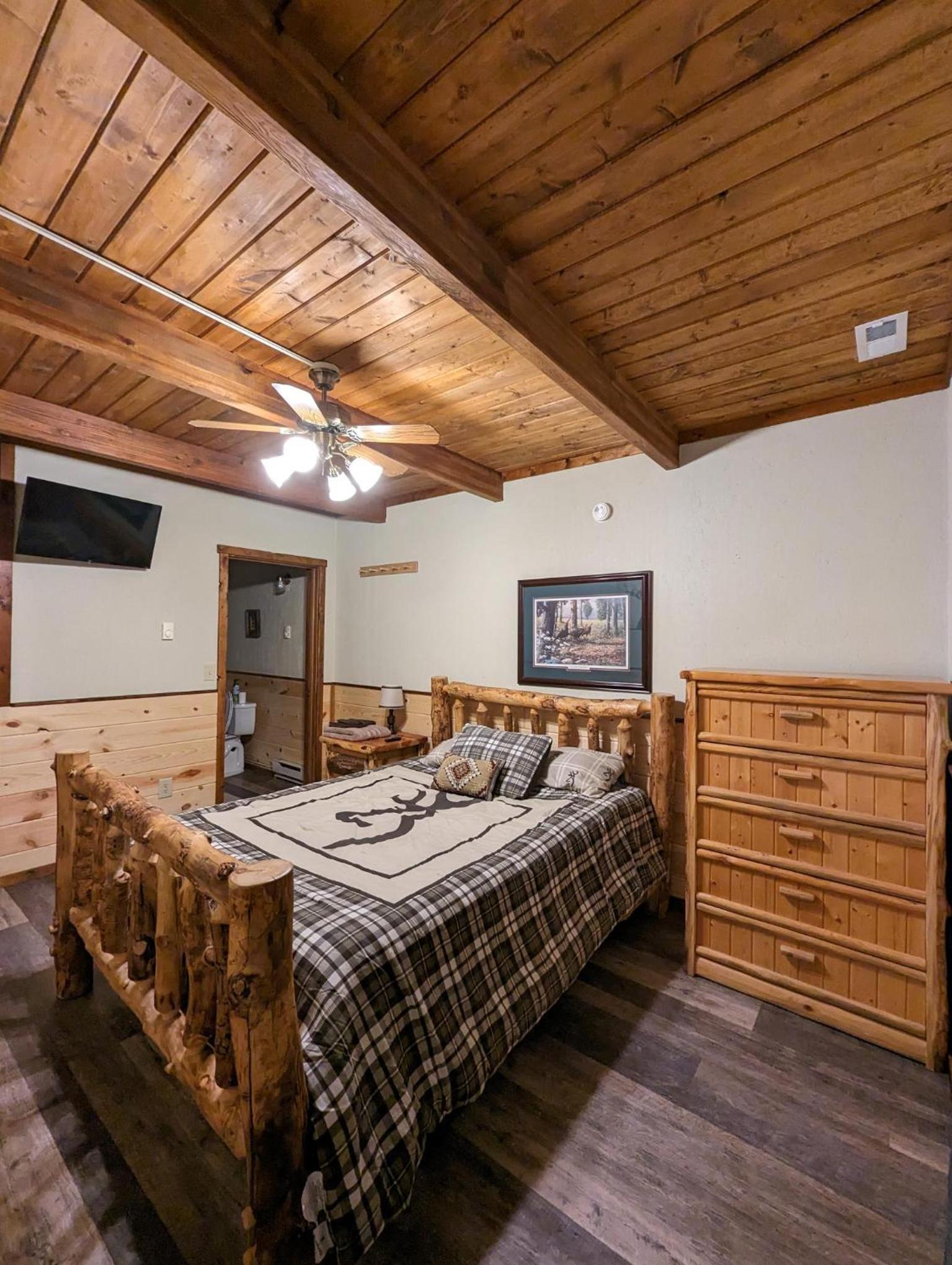 The Lodge at Devils Tower photo 79