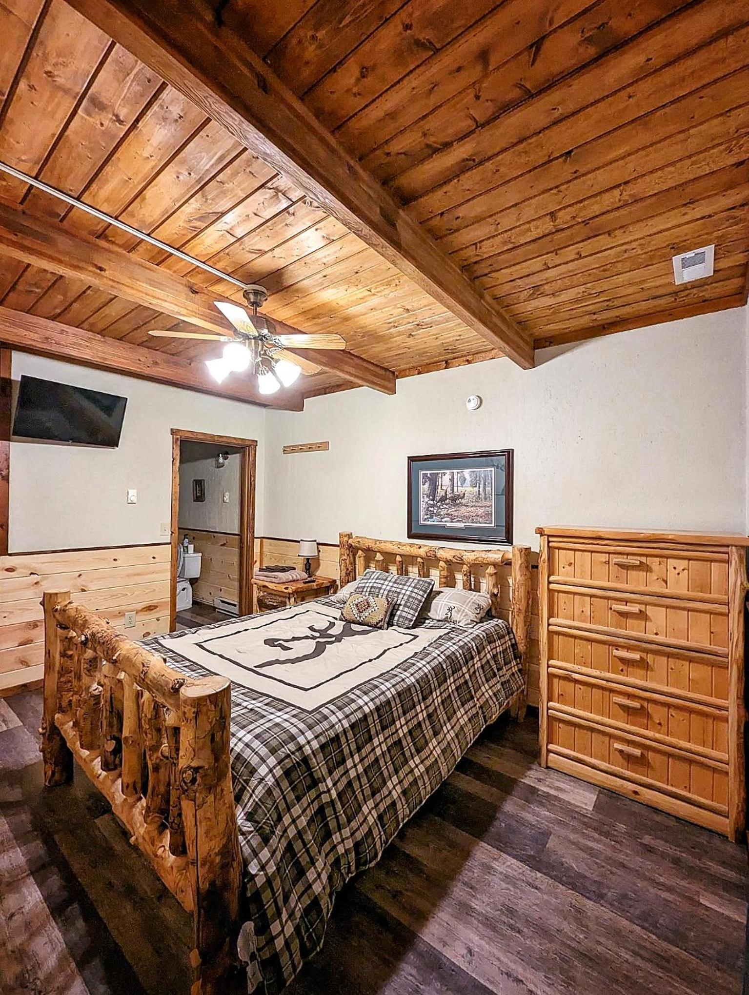 The Lodge at Devils Tower photo 80