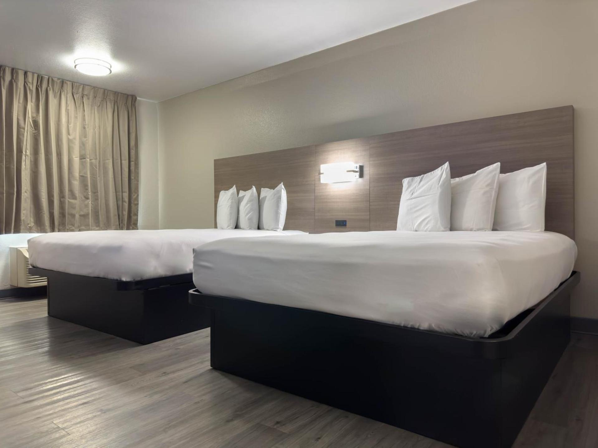 Americas Best Value Inn Austin photo 7