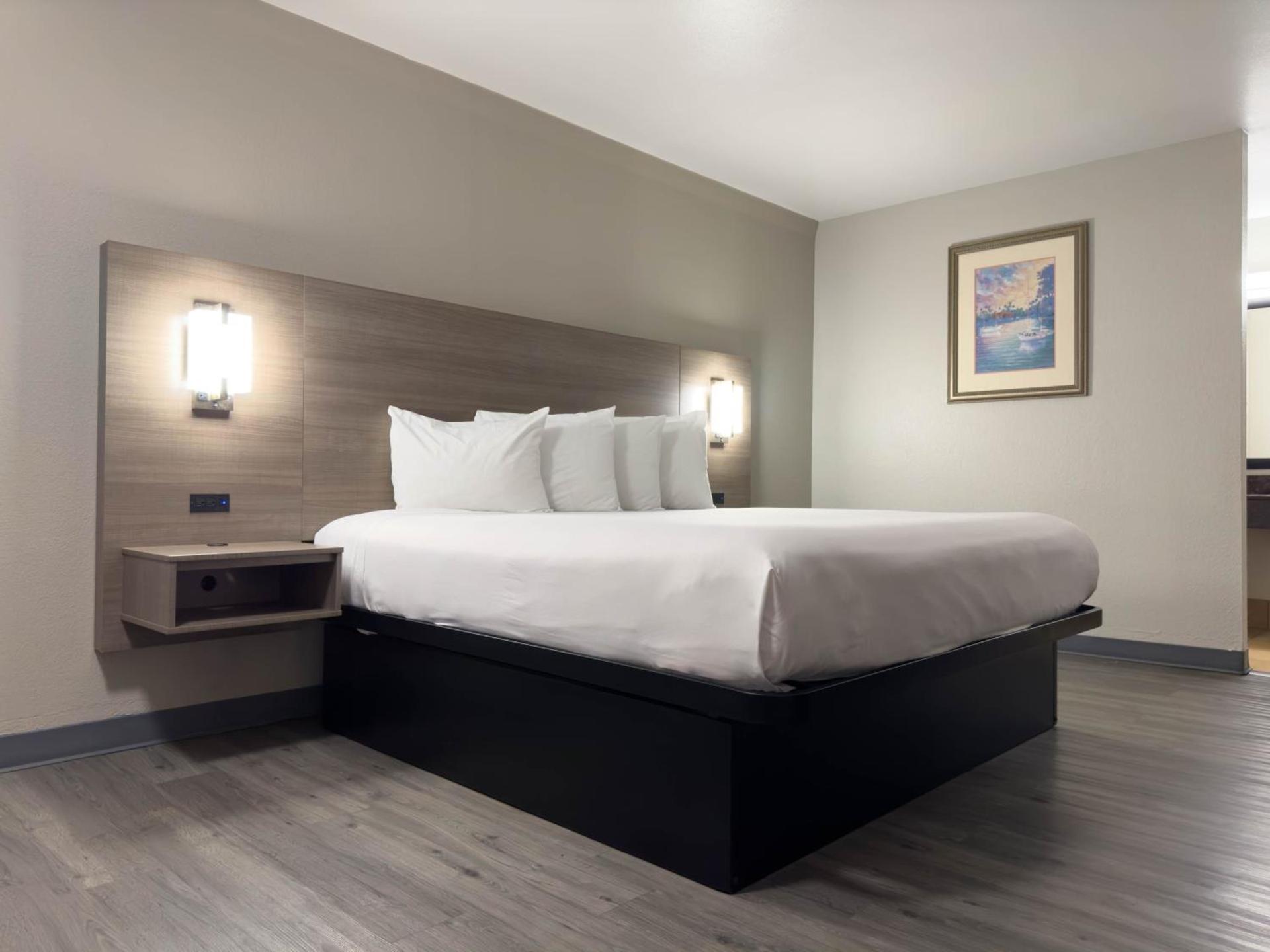 Americas Best Value Inn Austin photo 12