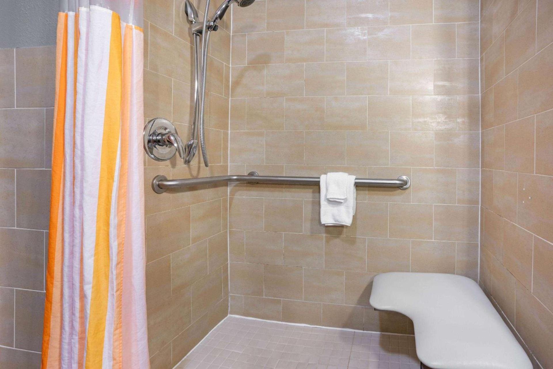 La Quinta by Wyndham Houston IAH Bush Intl Airport E photo 20