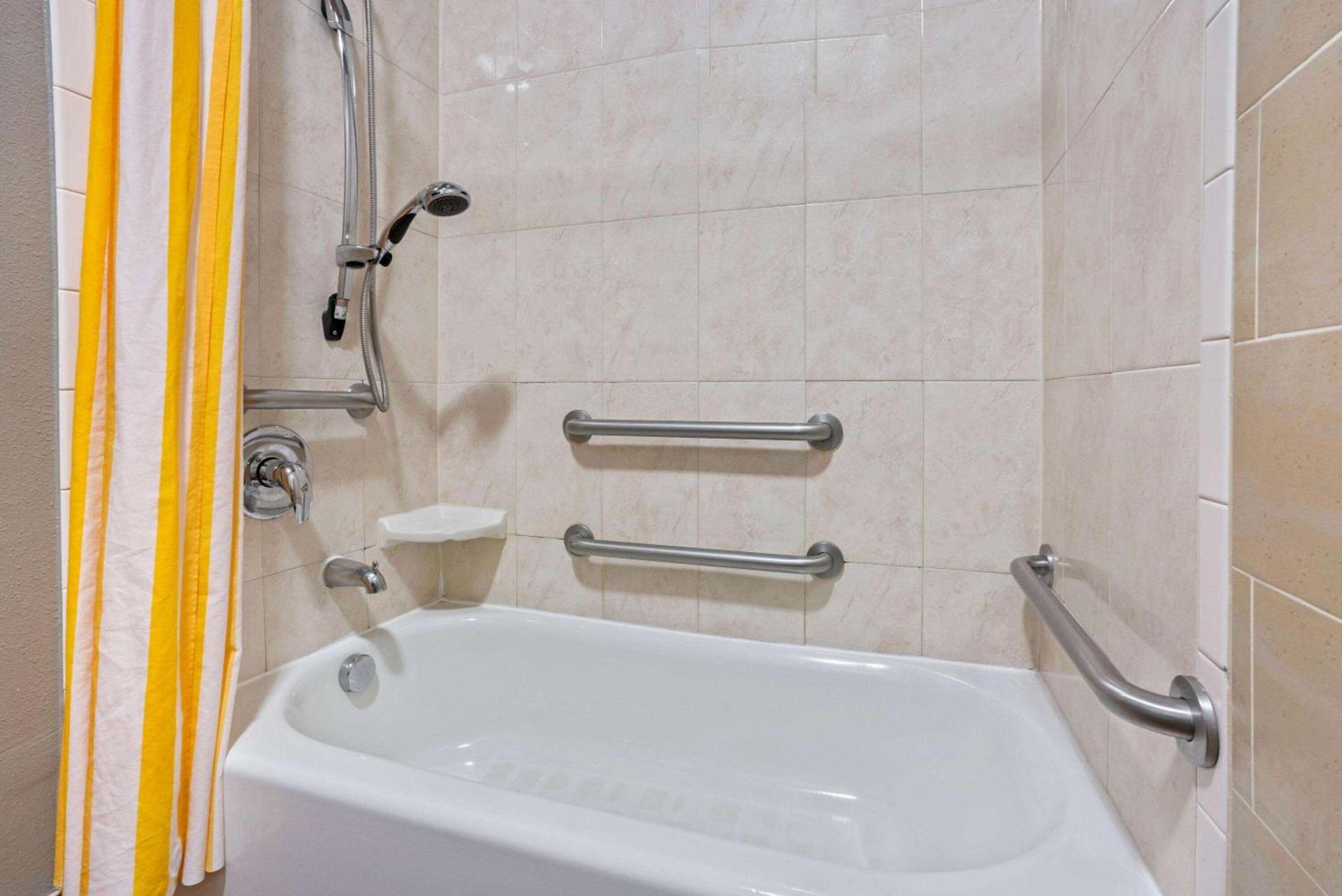 La Quinta by Wyndham Houston IAH Bush Intl Airport E photo 21