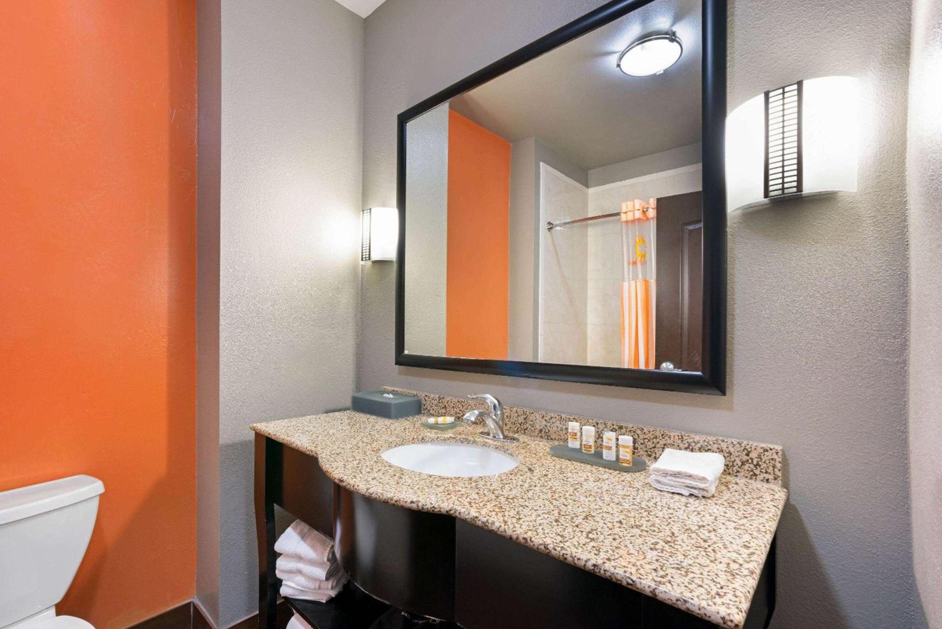 La Quinta by Wyndham Houston IAH Bush Intl Airport E photo 23