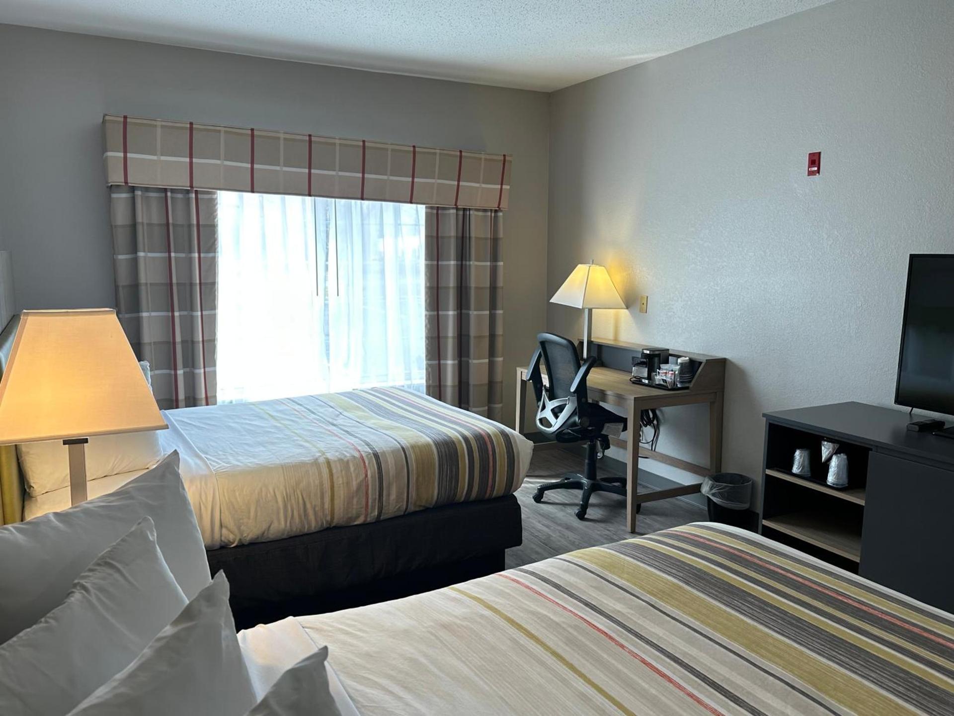 Country Inn & Suites by Radisson, Grand Rapids Airport, MI photo 54