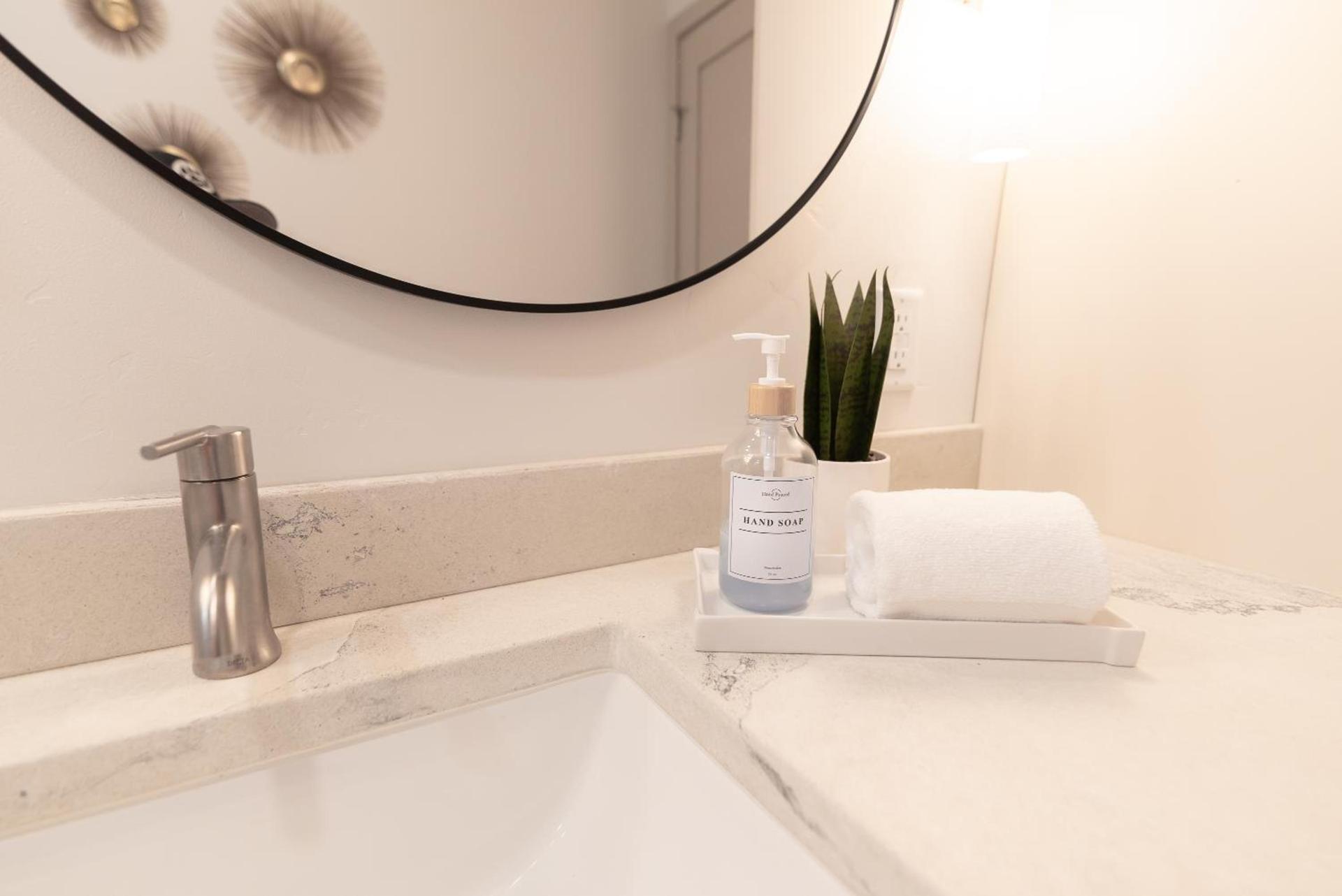 Colony Suites photo 62
