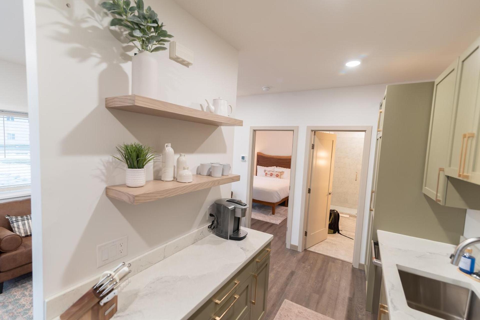 Colony Suites photo 64