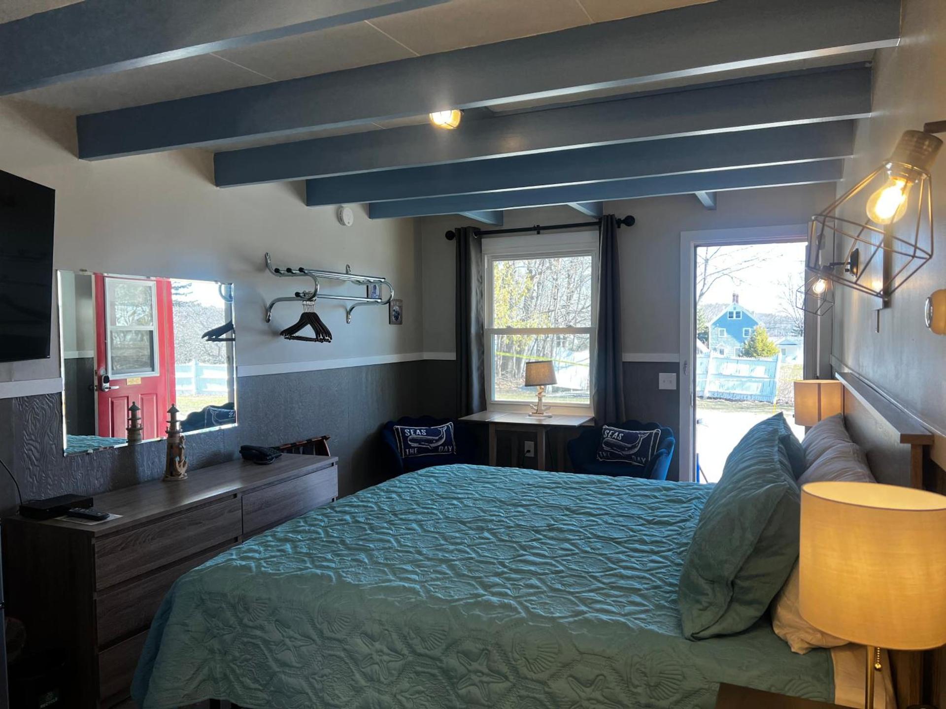 Claddagh Motel & Suites photo 61
