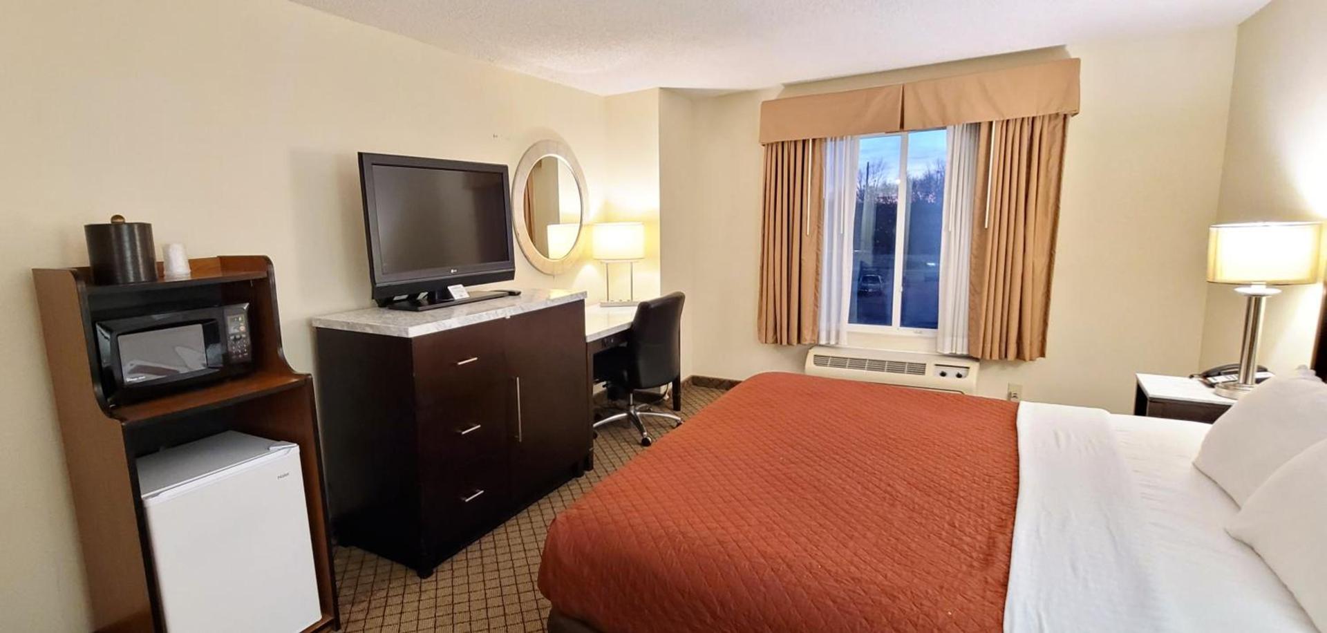 Home Inn & Suites photo 32