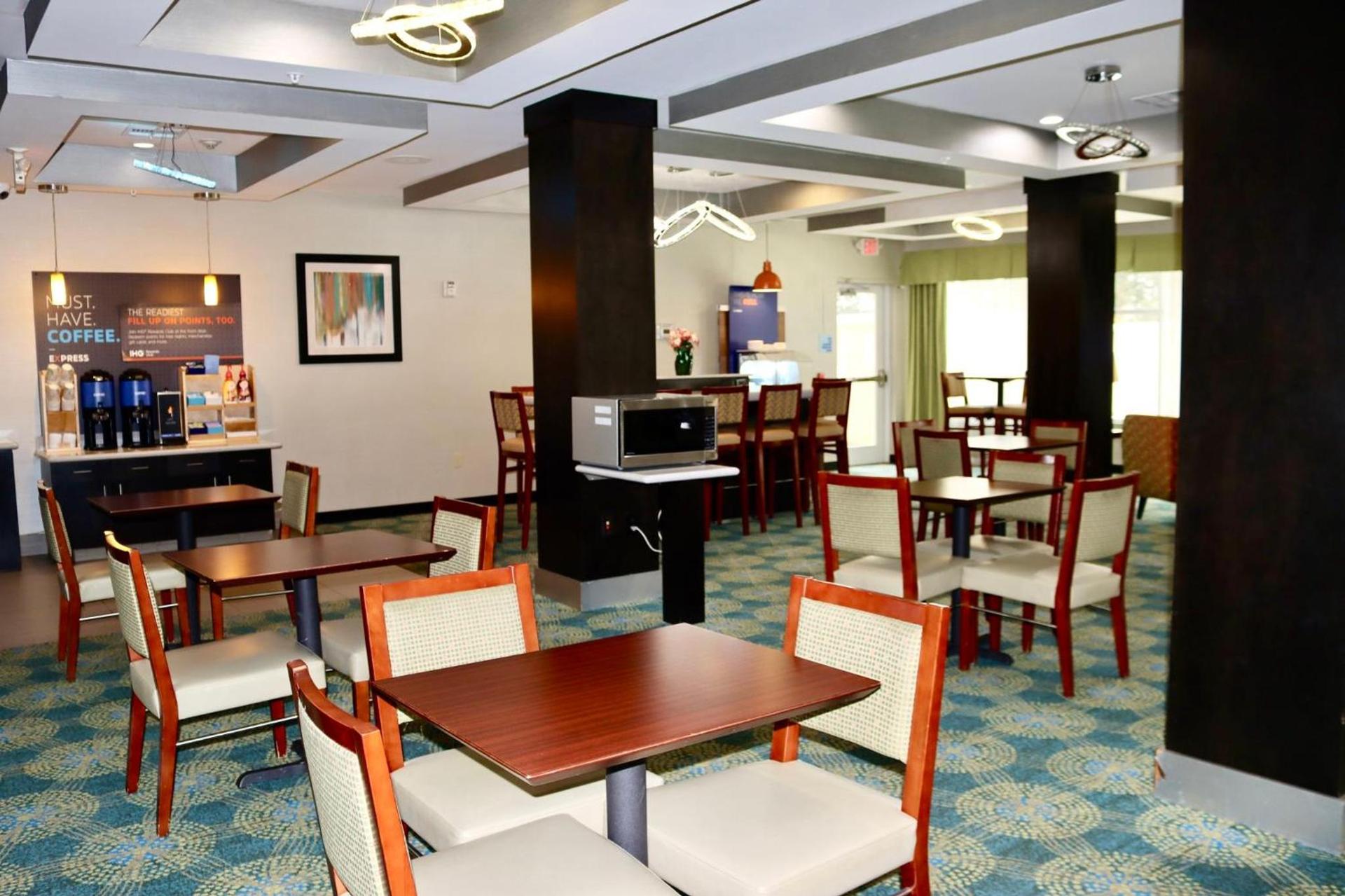 Holiday Inn Express & Suites Houston Northwest-Brookhollow by IHG photo 45