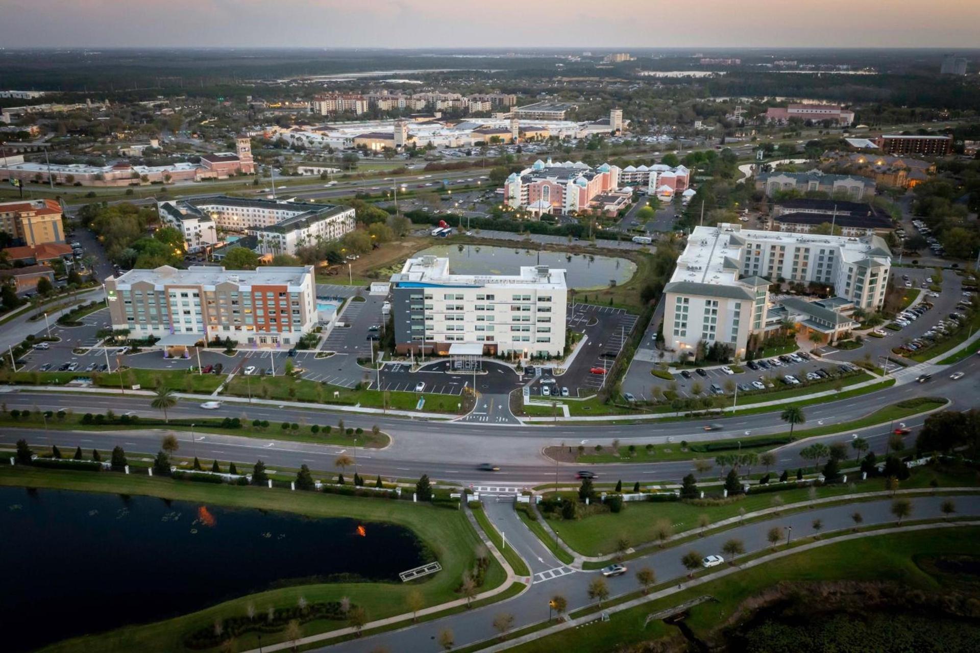Aloft by Marriott Orlando Lake Buena Vista photo 2