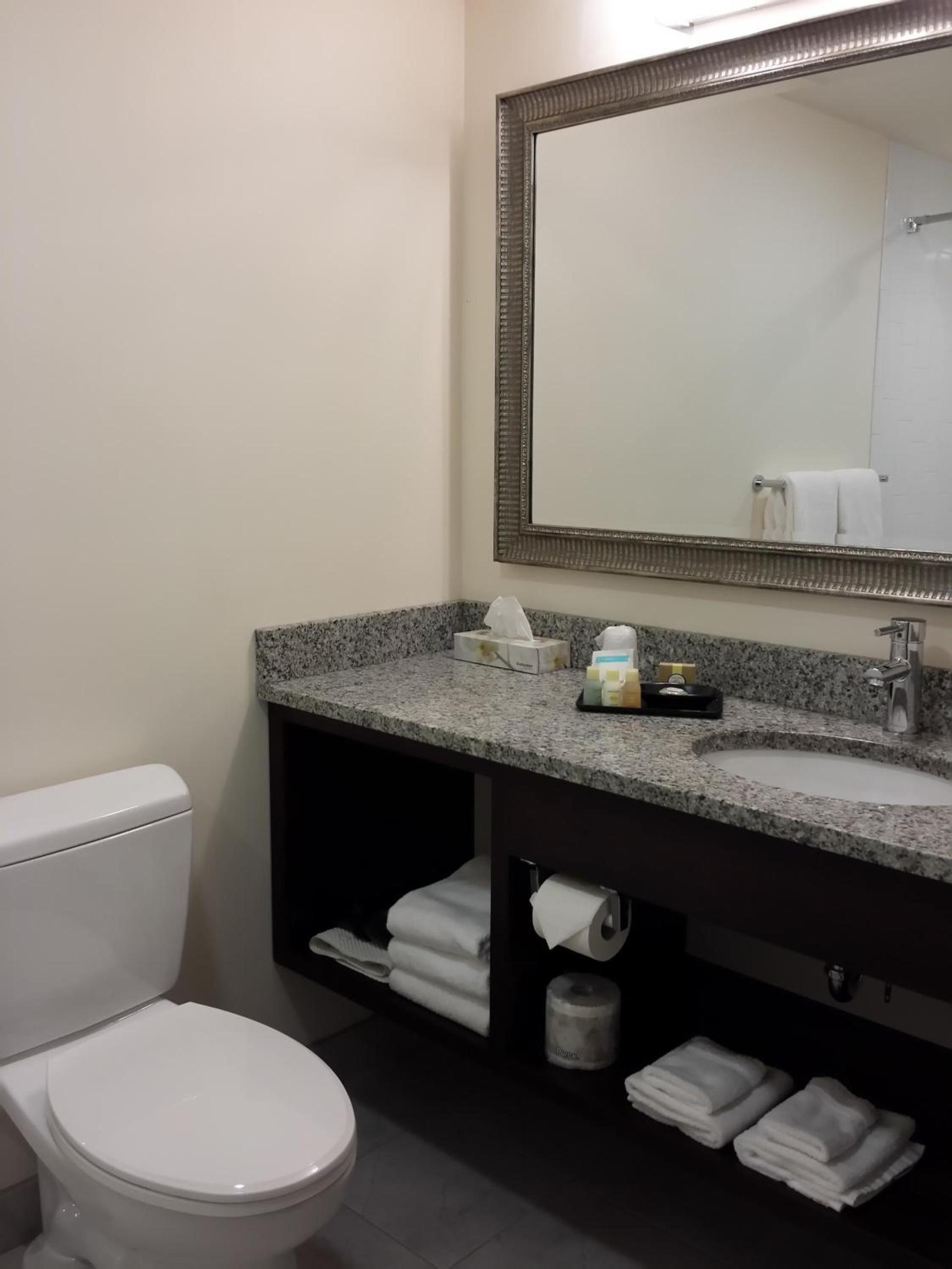 Belfast Harbor Inn photo 27
