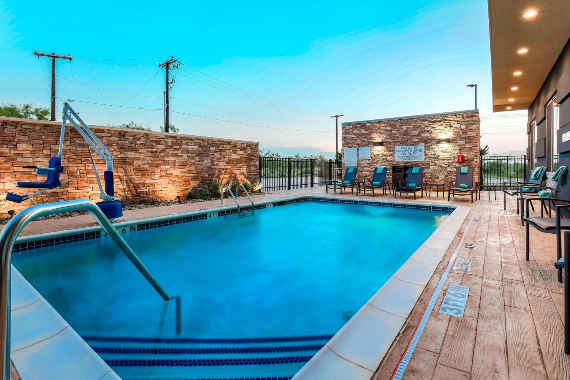 Fairfield Inn & Suites by Marriott Snyder photo 30
