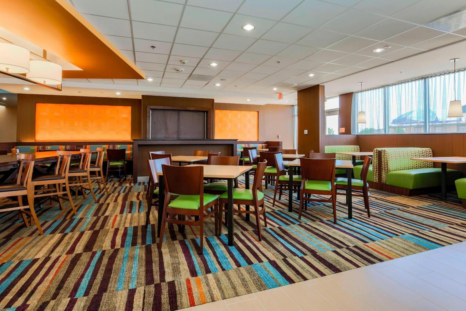 Fairfield Inn & Suites by Marriott Snyder photo 27