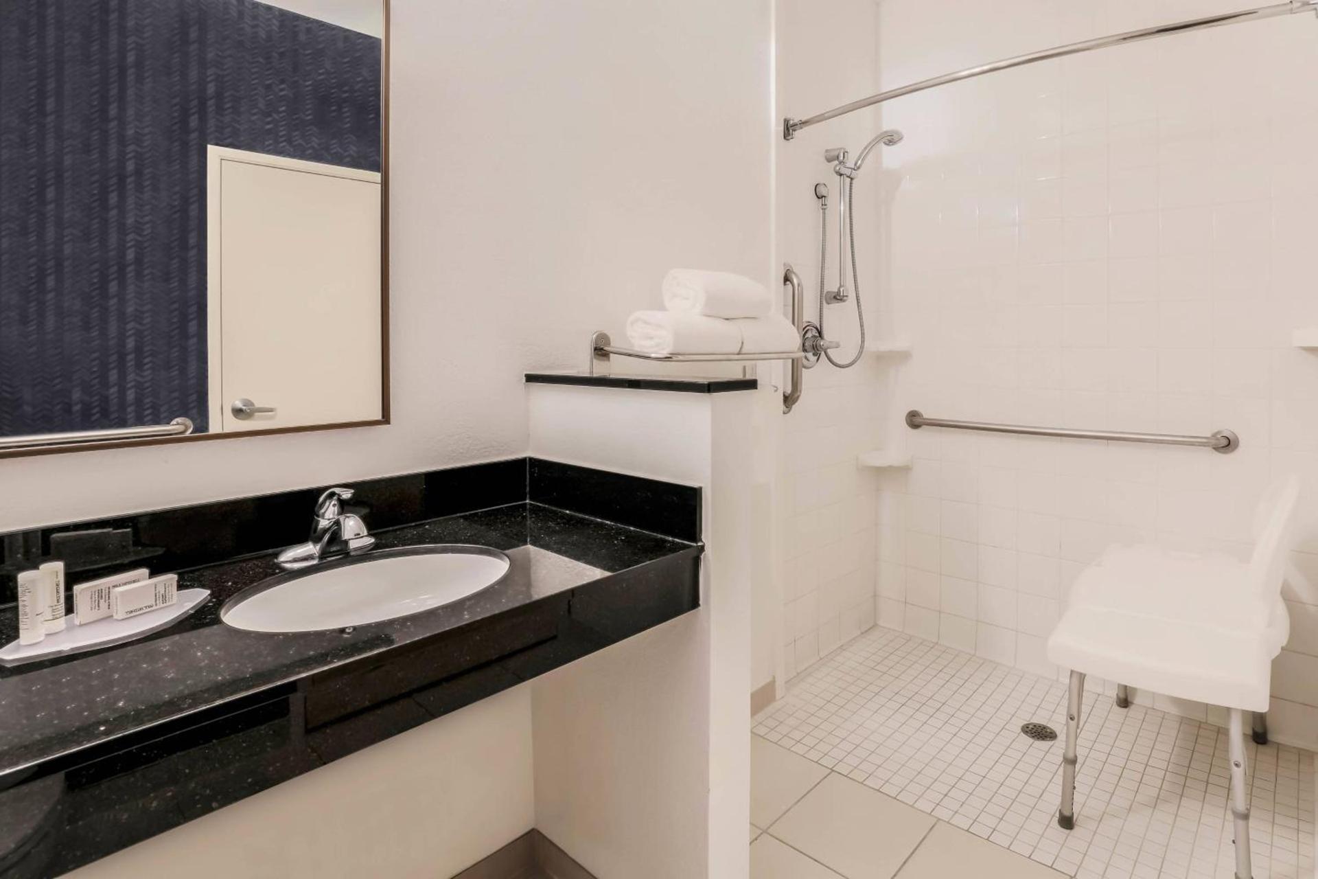 Fairfield Inn & Suites Houston Westchase photo 10
