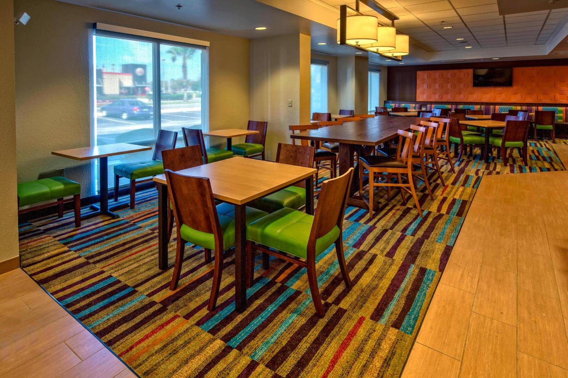 Fairfield Inn and Suites by Marriott Orlando Near Universal Orlando photo 22