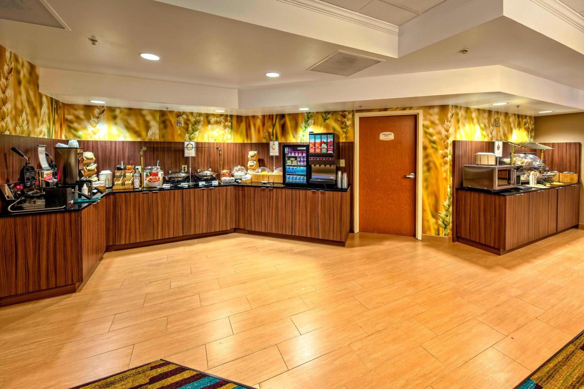 Fairfield Inn and Suites by Marriott Orlando Near Universal Orlando photo 24