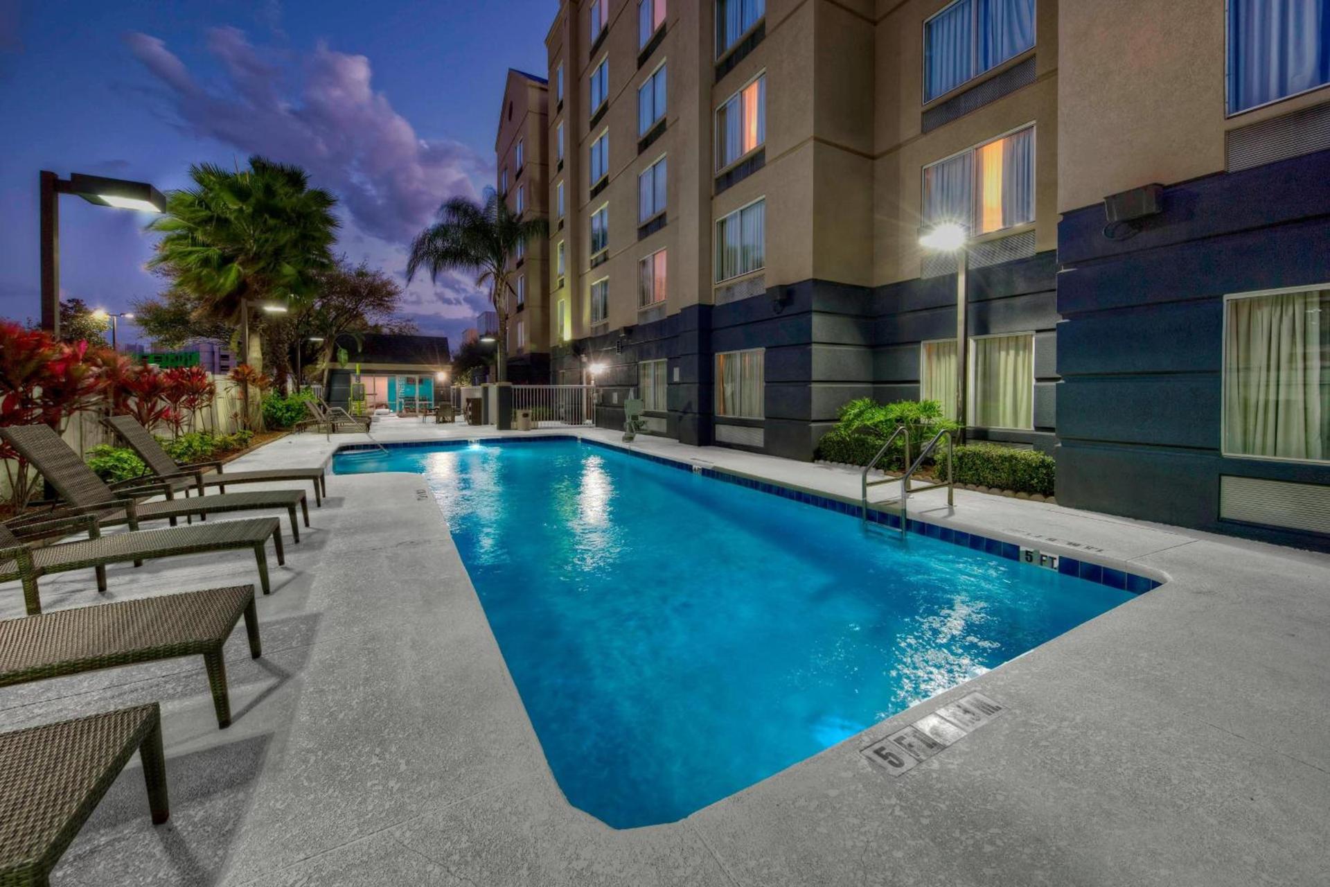 Fairfield Inn and Suites by Marriott Orlando Near Universal Orlando photo 26
