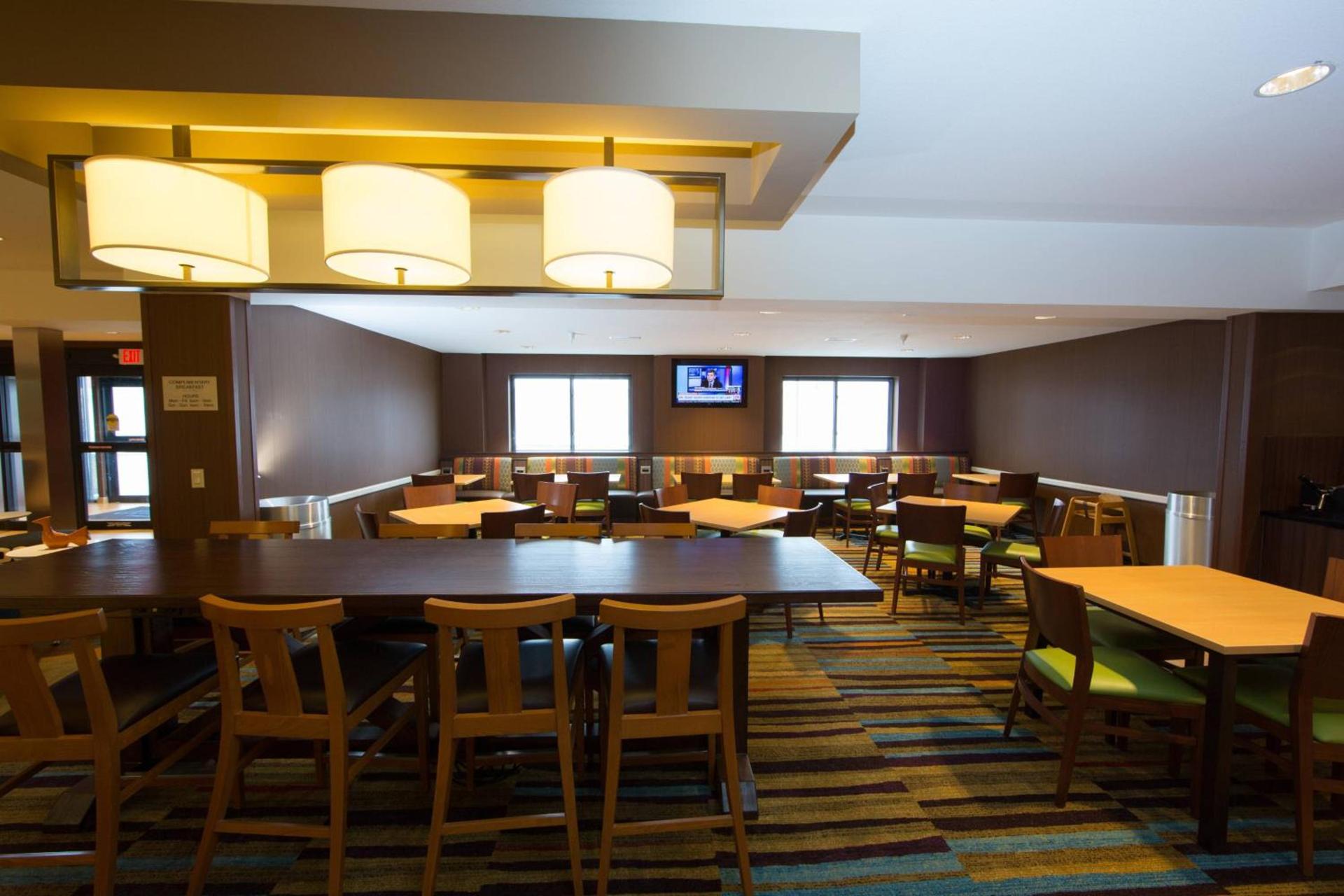 Fairfield Inn & Suites Burlington photo 8