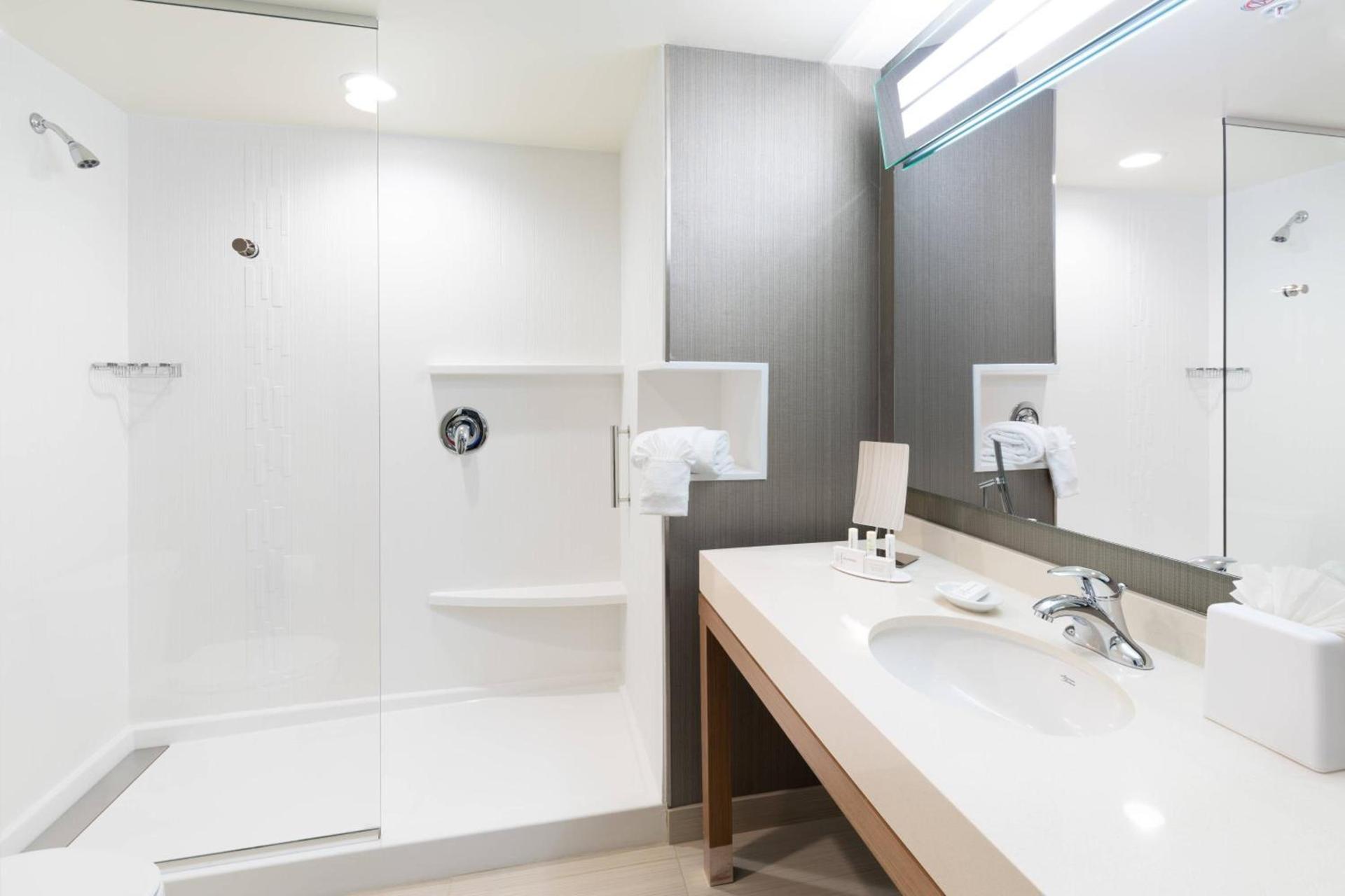 Courtyard by Marriott Bowie photo 7