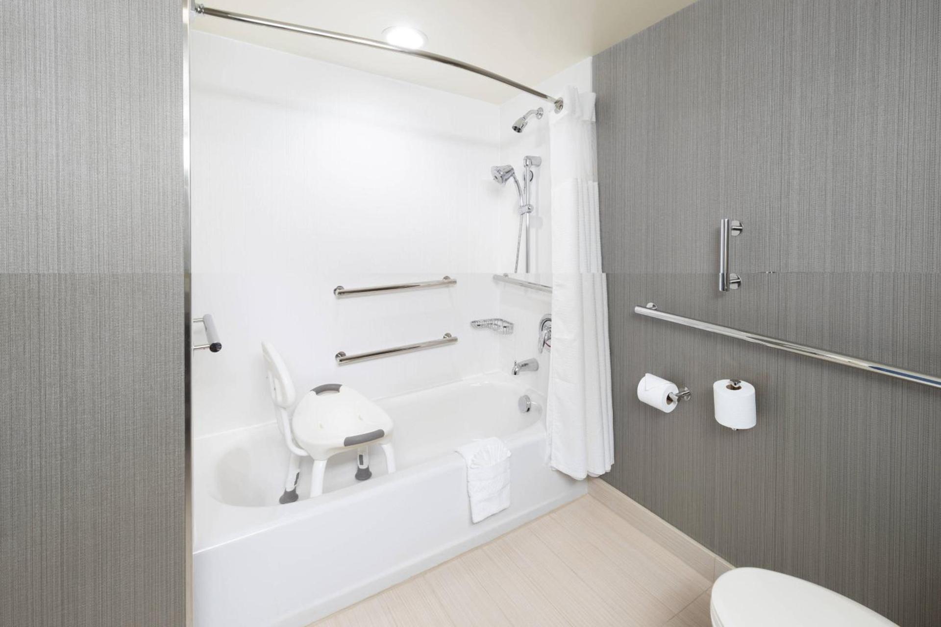 Courtyard by Marriott Bowie photo 9