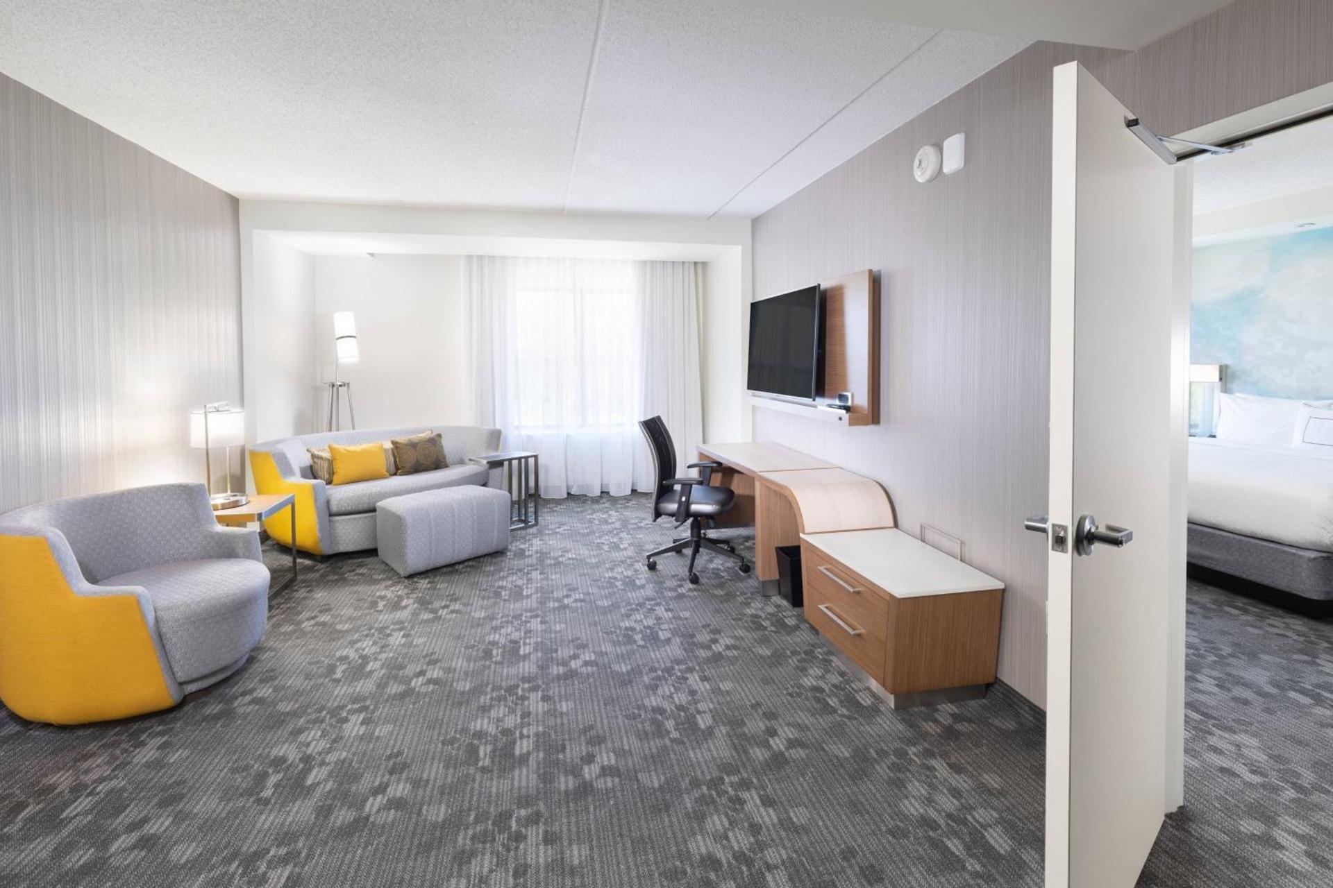 Courtyard by Marriott Bowie photo 10