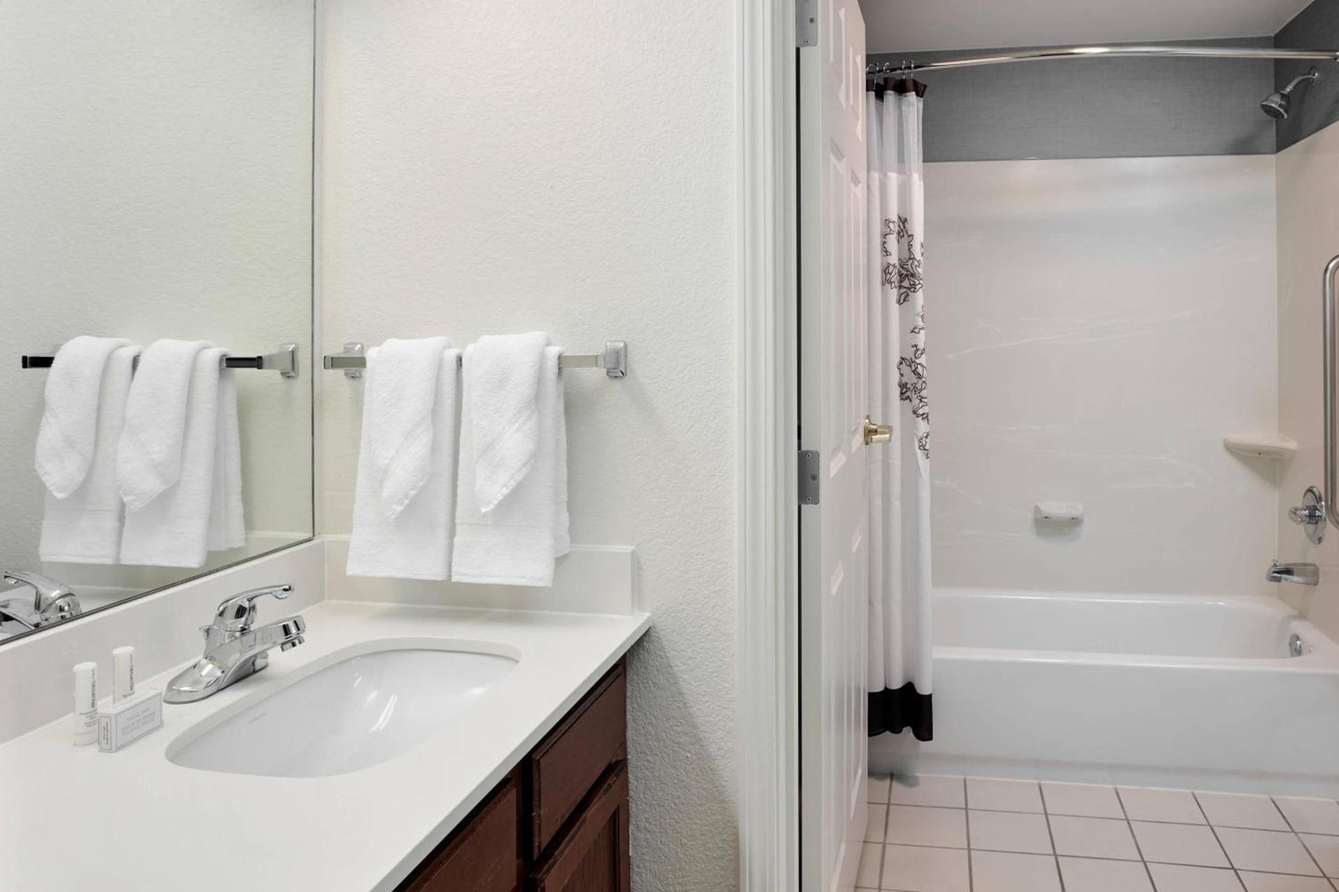 Residence Inn by Marriott Chicago Schaumburg/Woodfield Mall photo 16