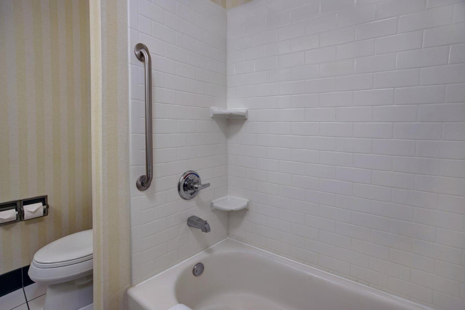 Fairfield Inn and Suites Carlsbad photo 14