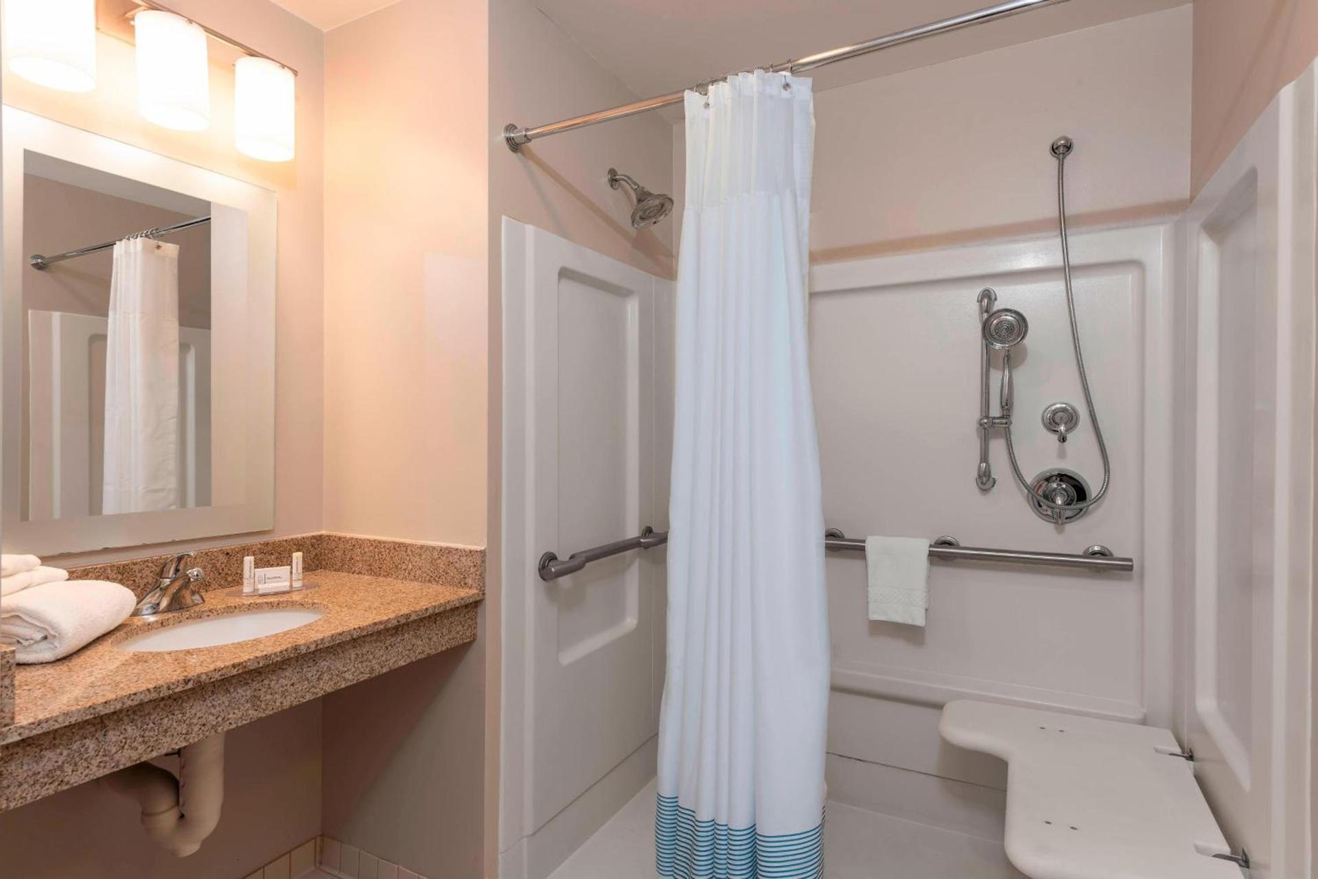 TownePlace Suites Fort Wayne North photo 12